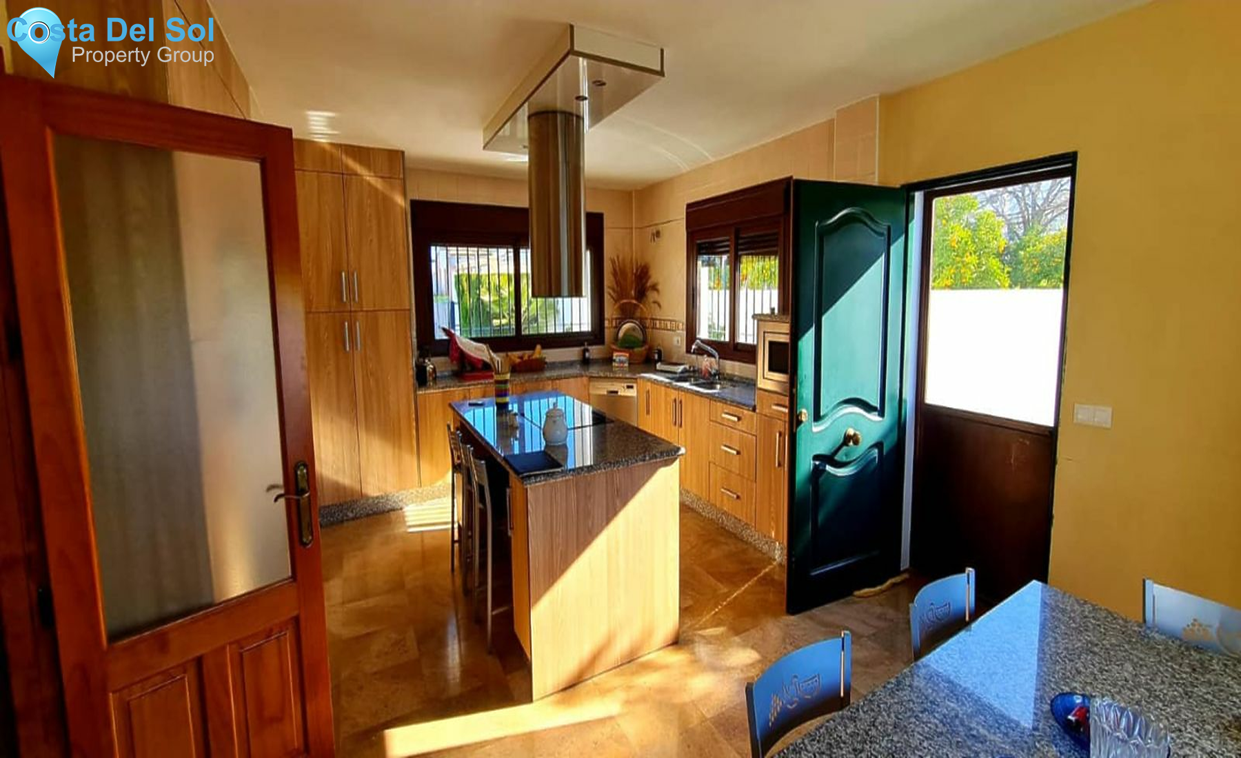 Detached Villa in Alhaurín el Grande-1551826