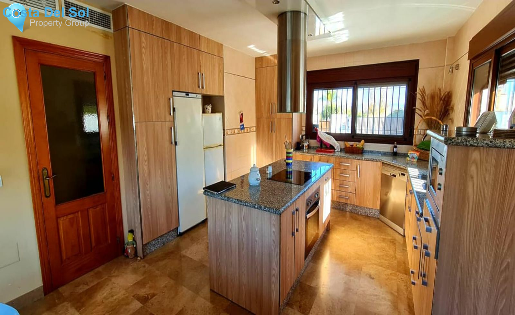 Detached Villa in Alhaurín el Grande-1551831