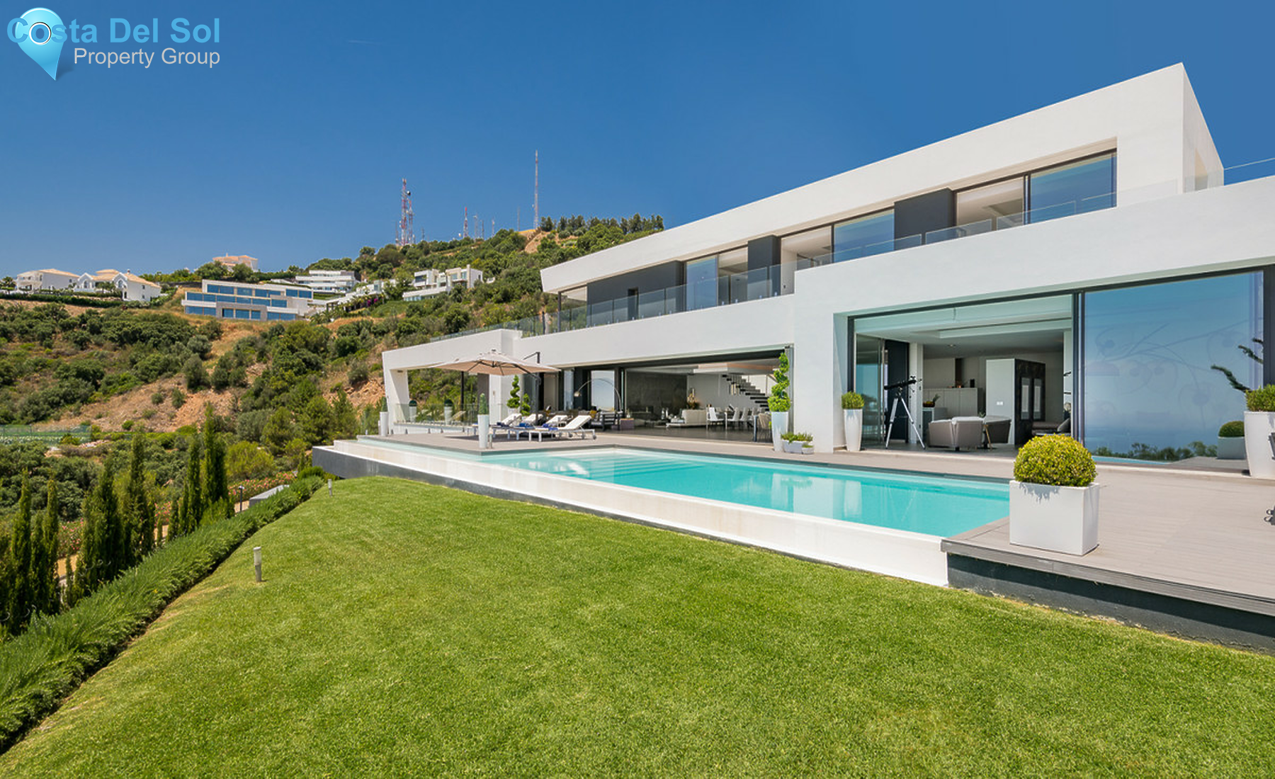 Detached Villa in Altos de los Monteros