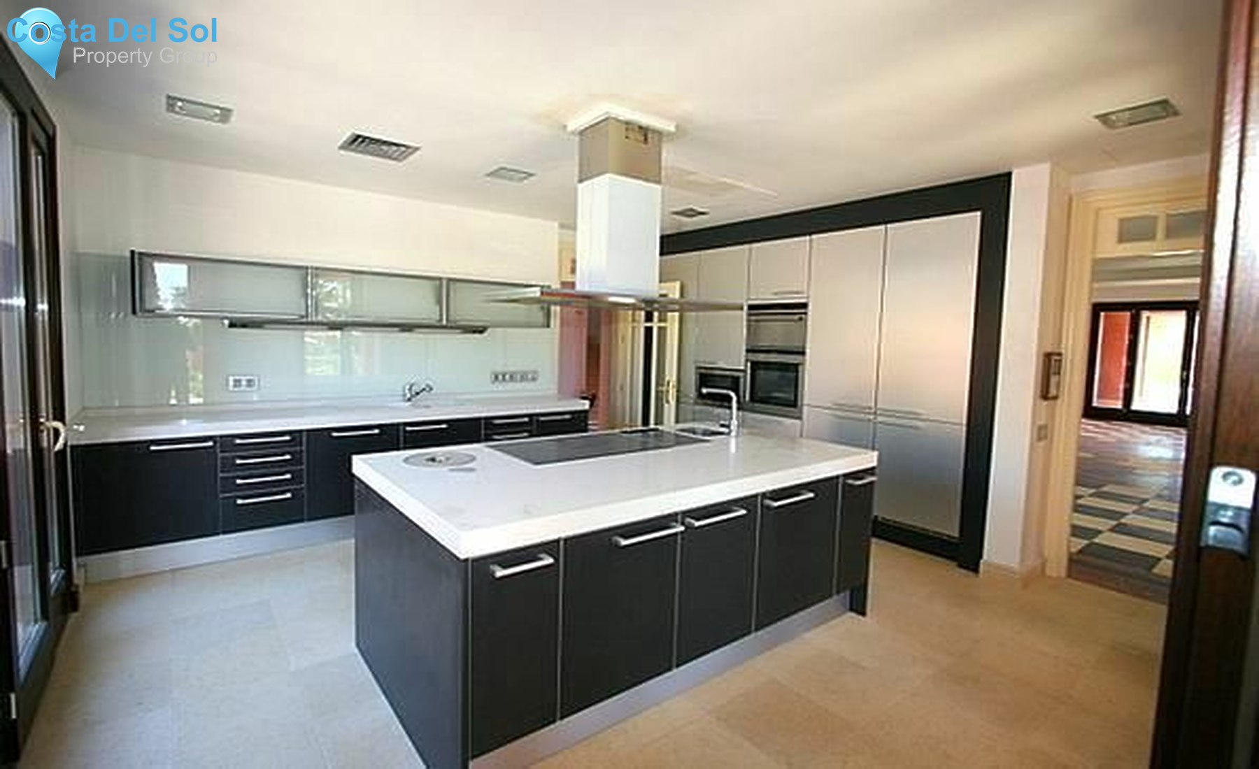 Detached Villa in Bahía de Marbella-1429732