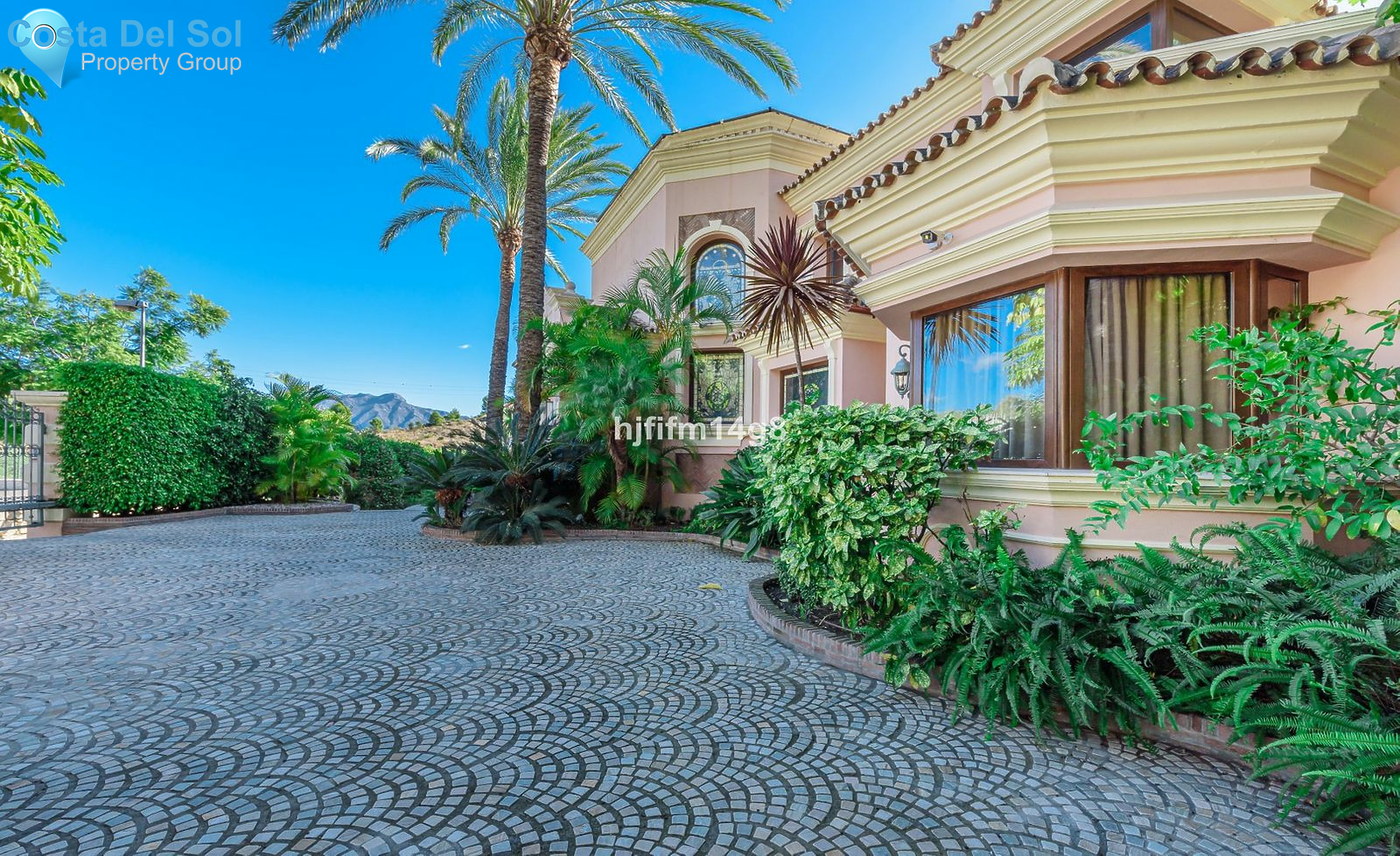 Detached Villa in Benahavís-1148191