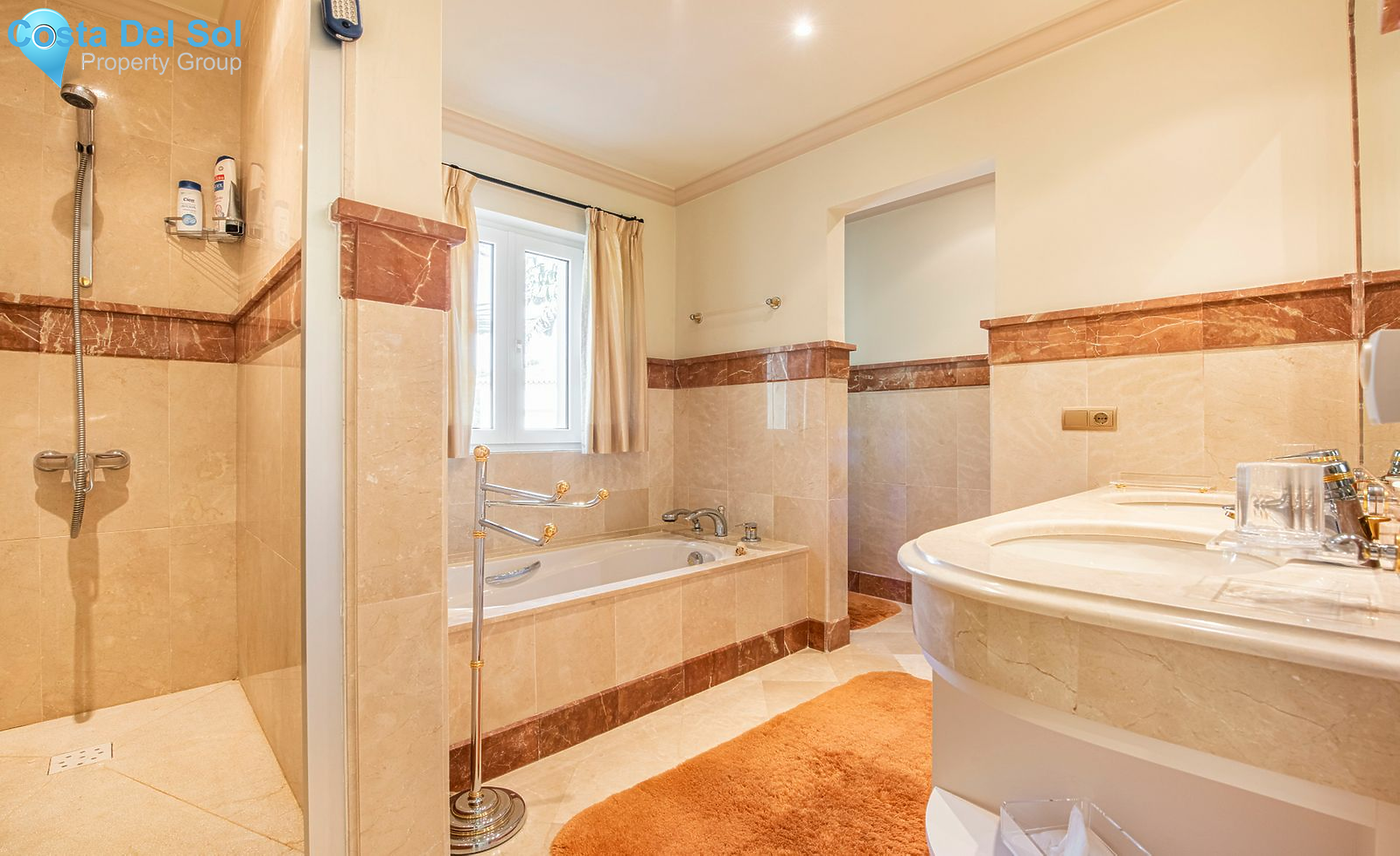 Detached Villa in Benahavís-1202728