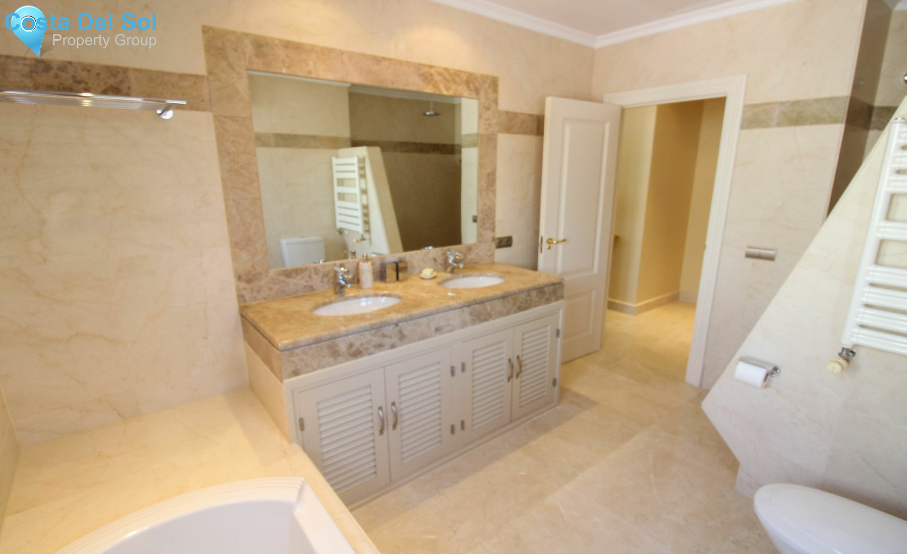 Detached Villa in Benahavís-1397826