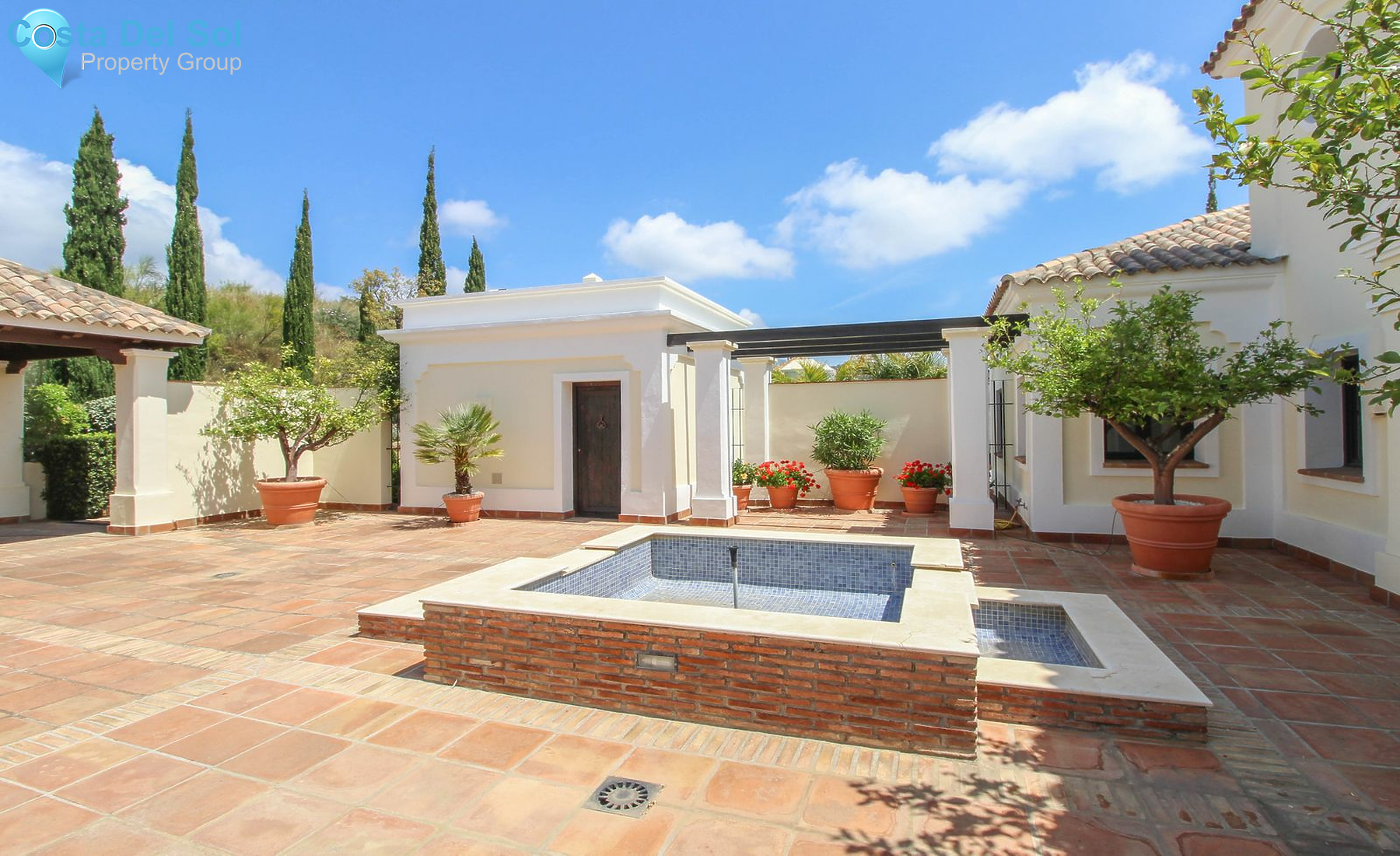 Detached Villa in Benahavís-1397811