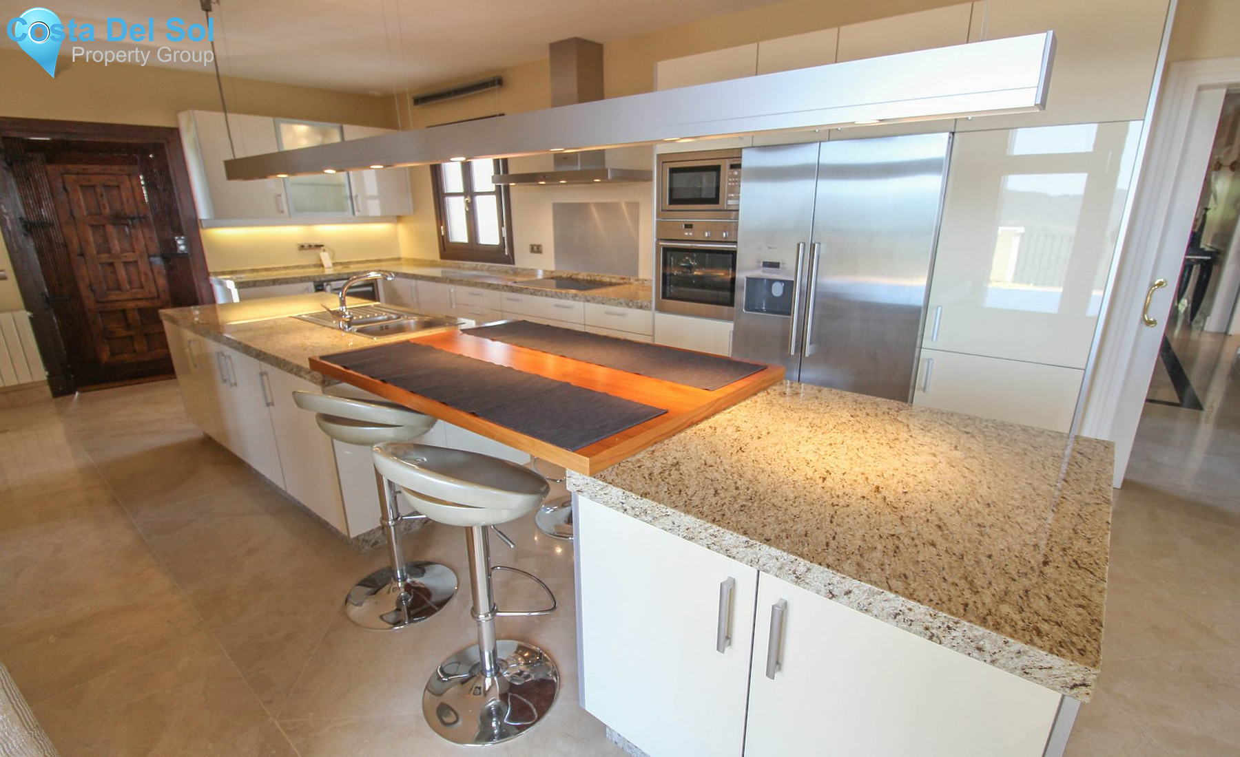 Detached Villa in Benahavís-1397815