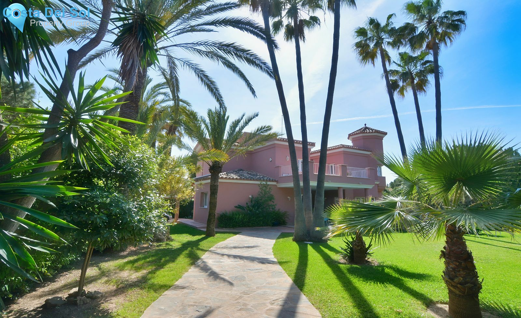 Detached Villa in Calahonda
