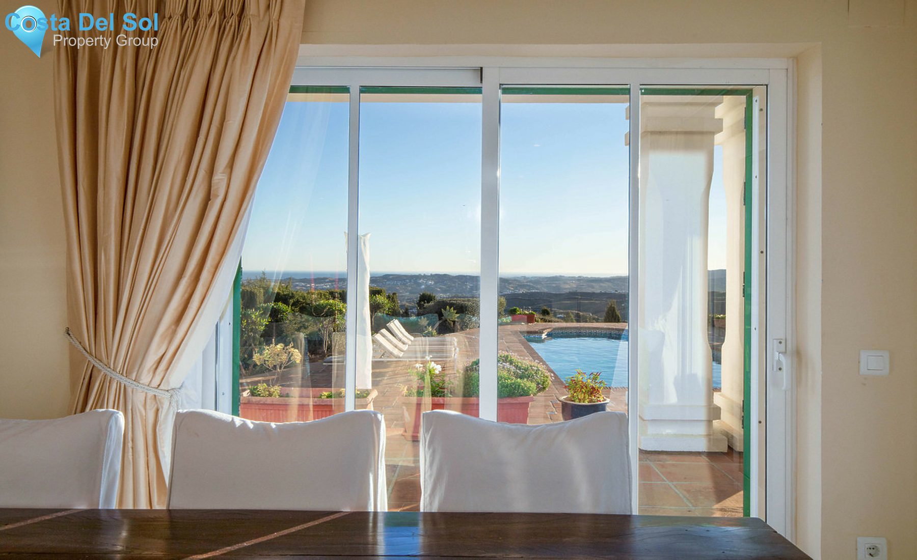 Detached Villa in Mijas-700957