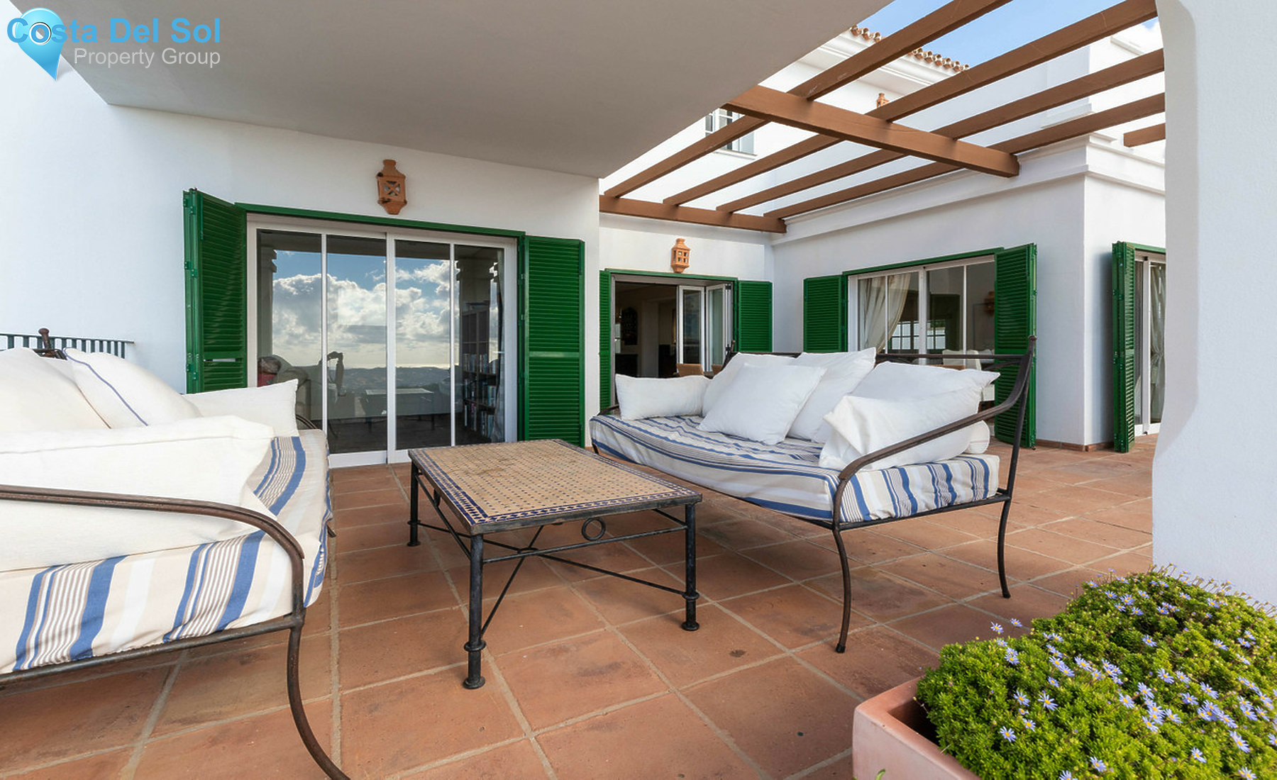 Detached Villa in Mijas-700958