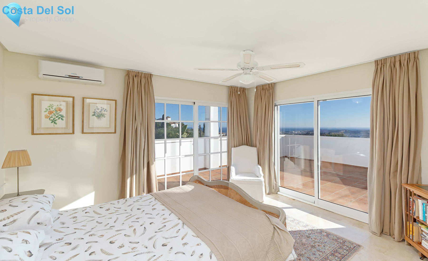 Detached Villa in Mijas-700961