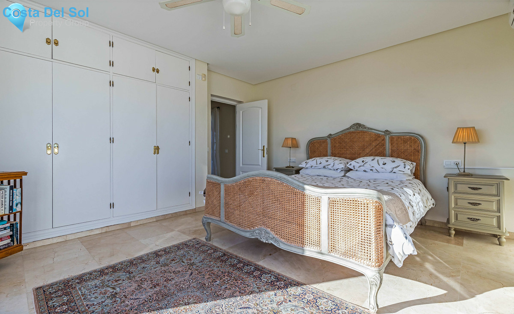 Detached Villa in Mijas-700962