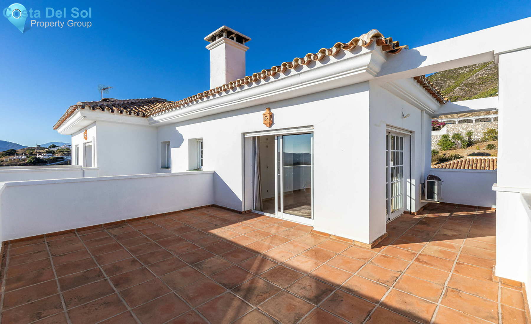 Detached Villa in Mijas-700964
