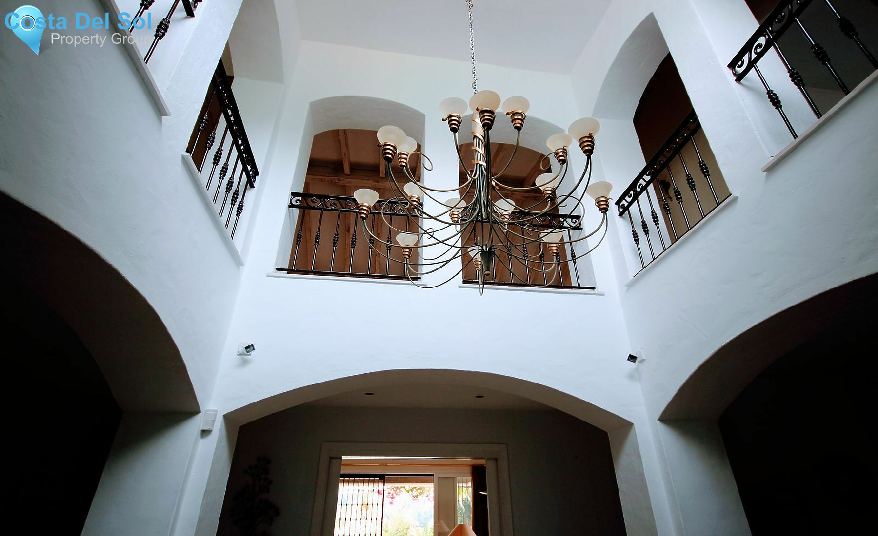 Detached Villa in El Paraiso-1137368