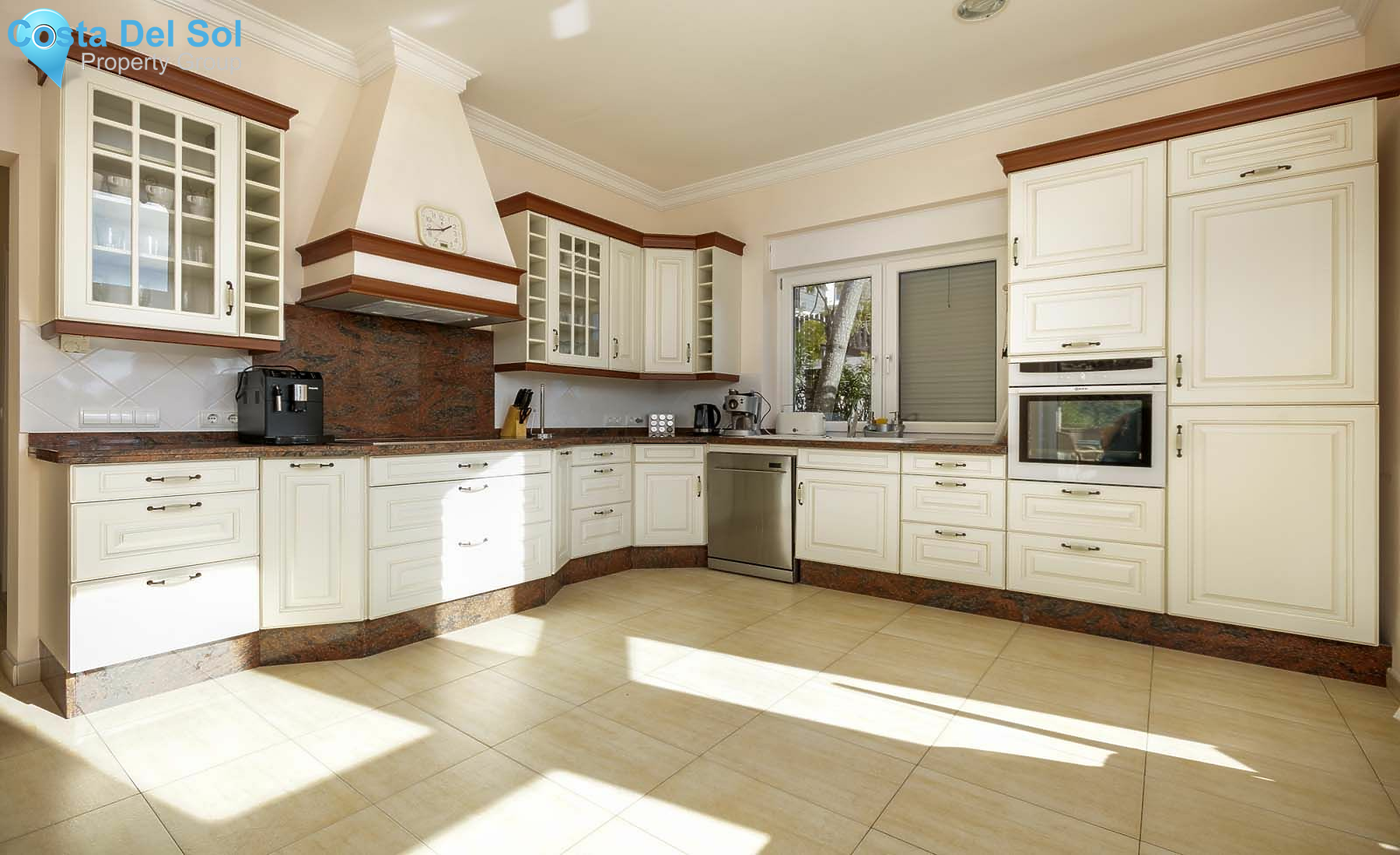 Detached Villa in El Paraiso-1143473