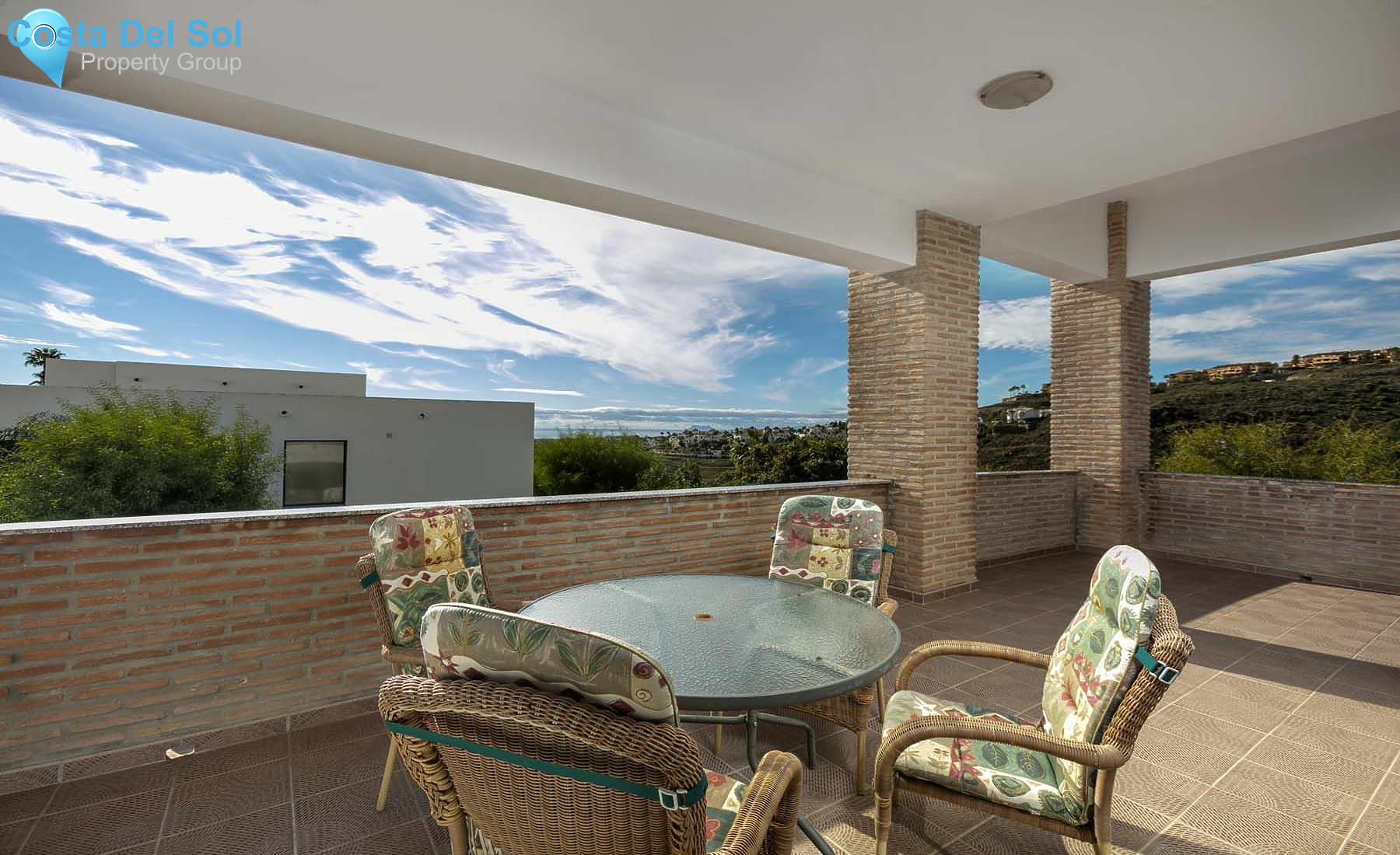 Detached Villa in El Paraiso-1143474