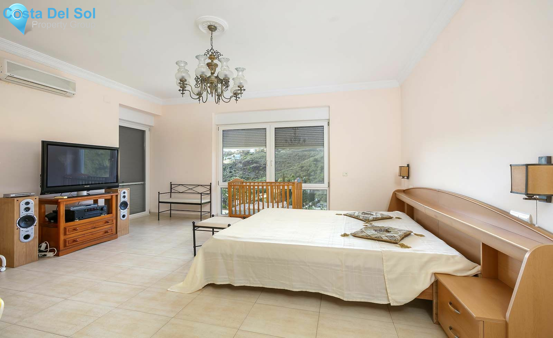 Detached Villa in El Paraiso-1143478