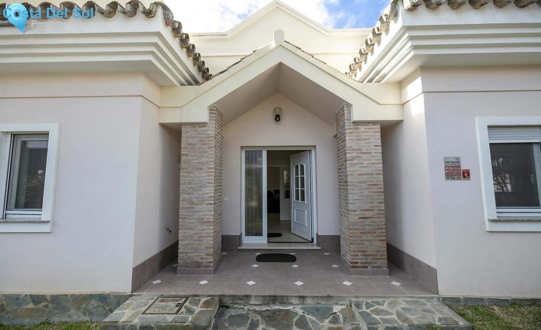 Detached Villa in El Paraiso-1143479