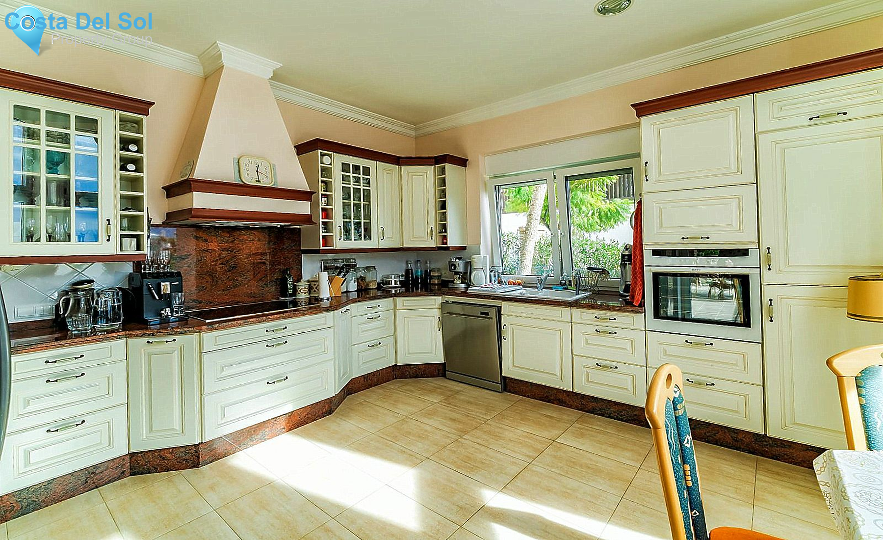 Detached Villa in El Paraiso-1224083