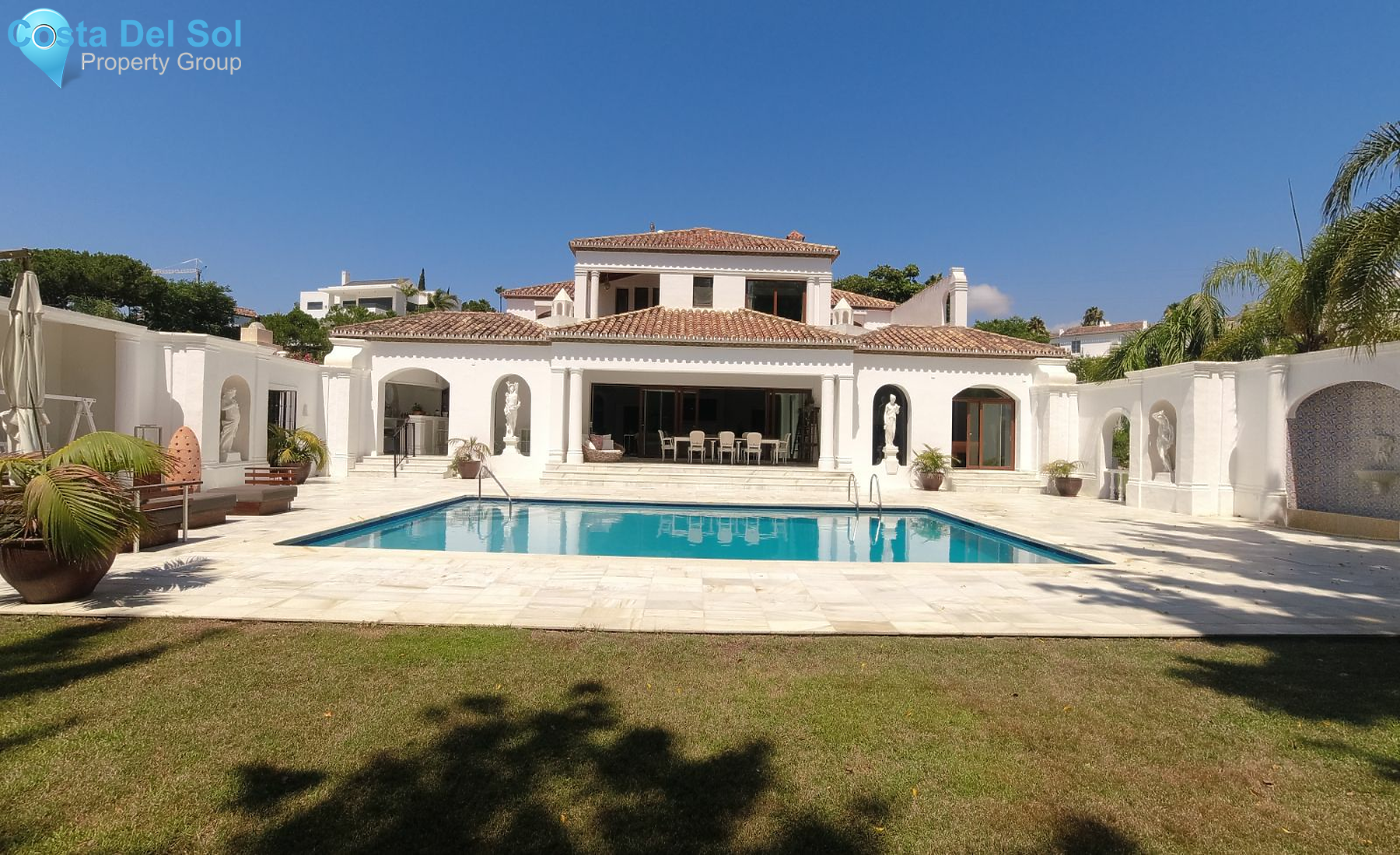 Detached Villa in El Paraiso-1400220