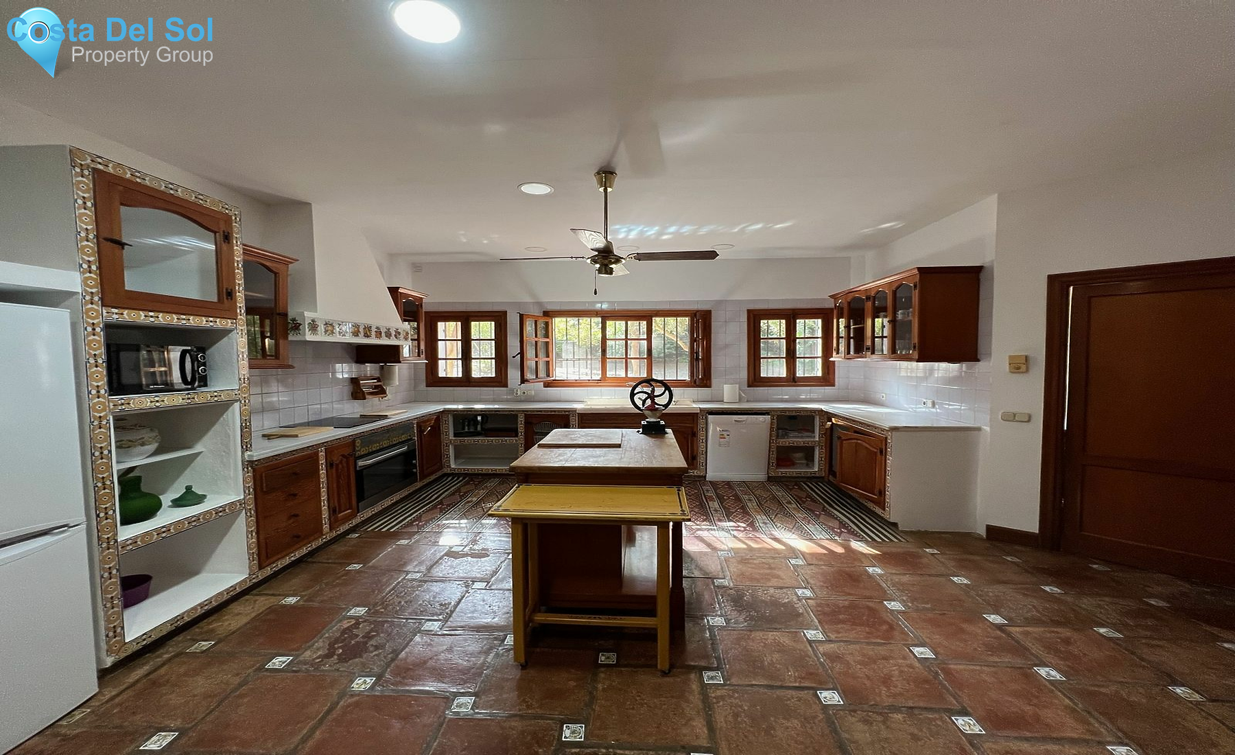 Detached Villa in El Paraiso-1514629