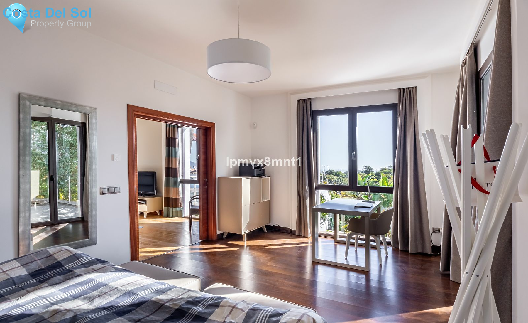 Detached Villa in Elviria-1518919
