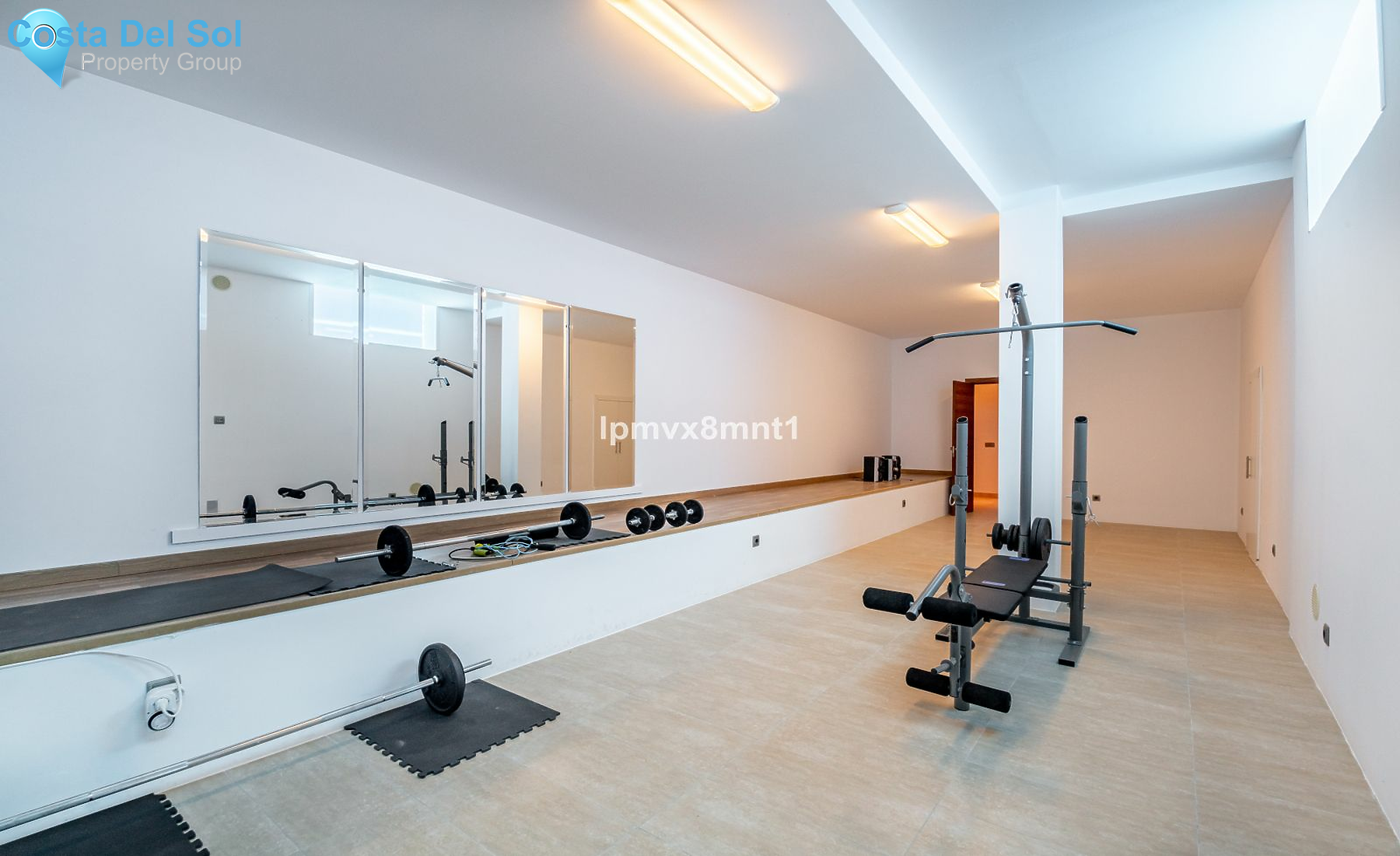 Detached Villa in Elviria-1518923