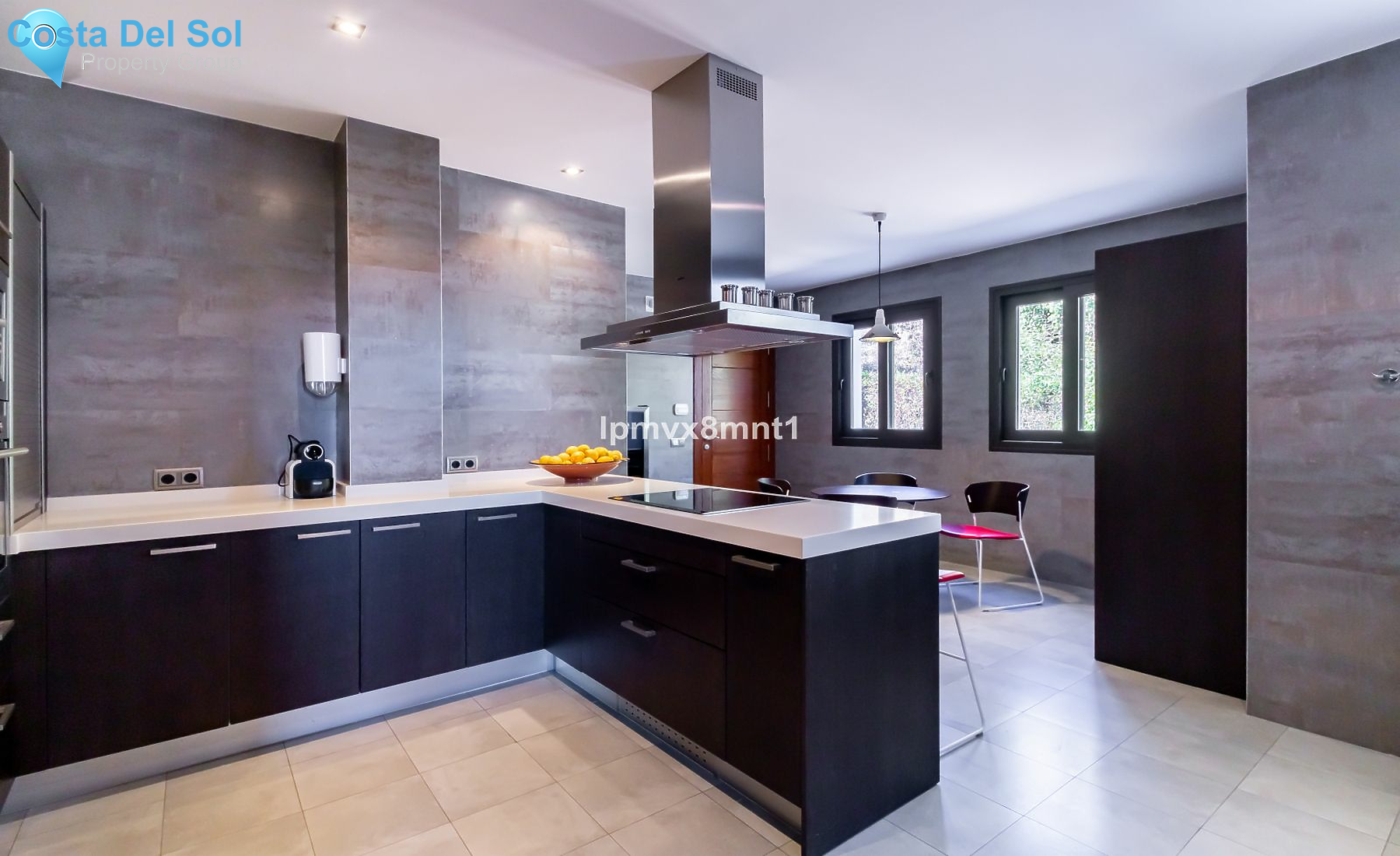 Detached Villa in Elviria-1518915