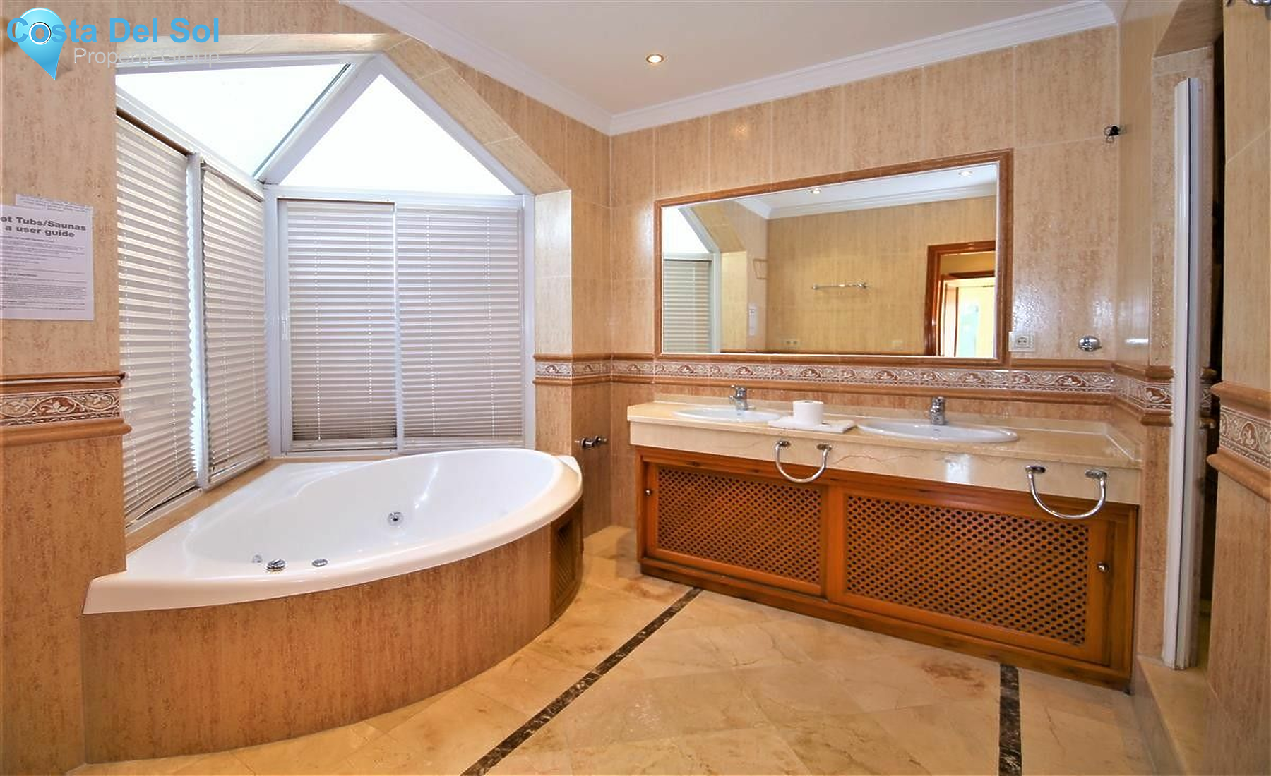 Detached Villa in Estepona-1139300