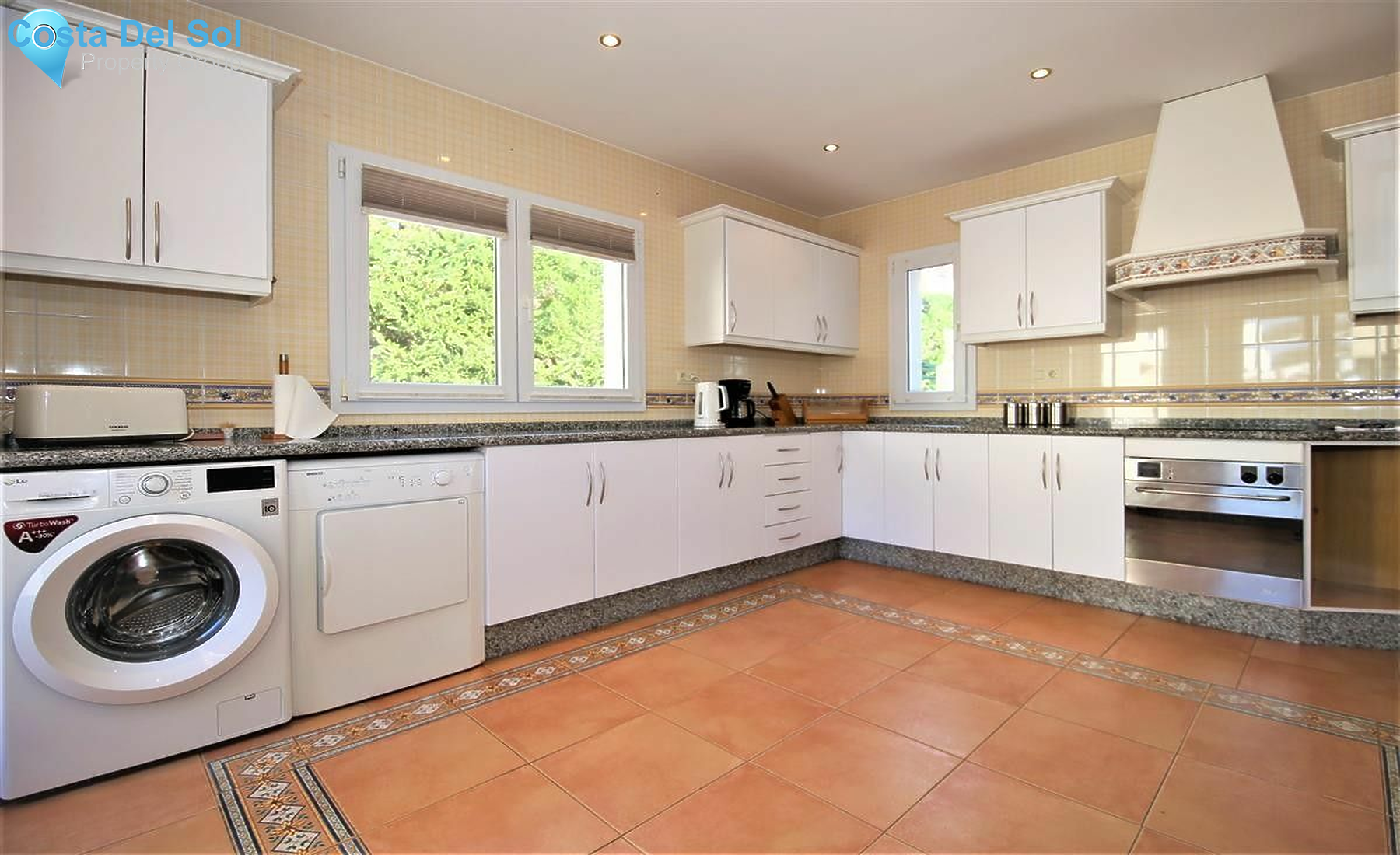 Detached Villa in Estepona-1139297