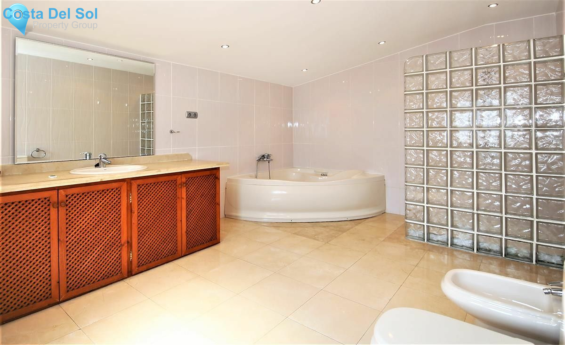 Detached Villa in Estepona-1139298