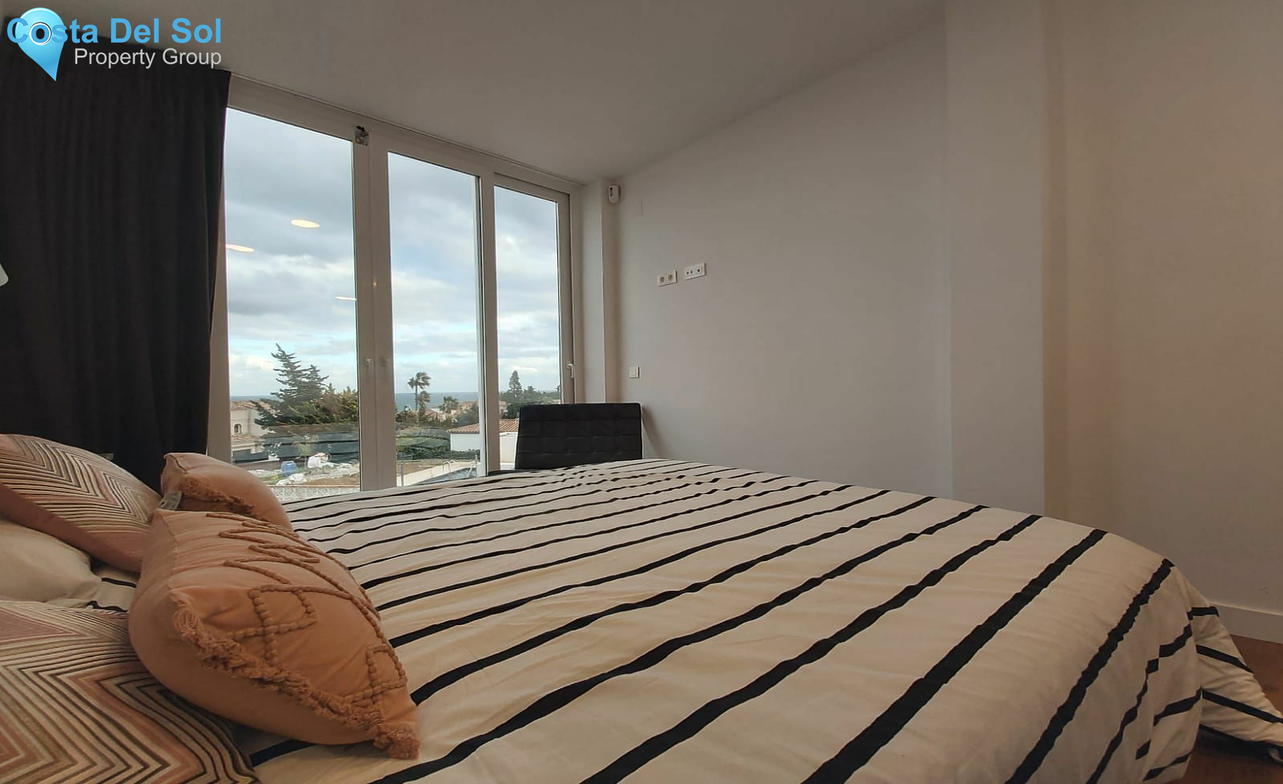 Detached Villa in Estepona-1199750