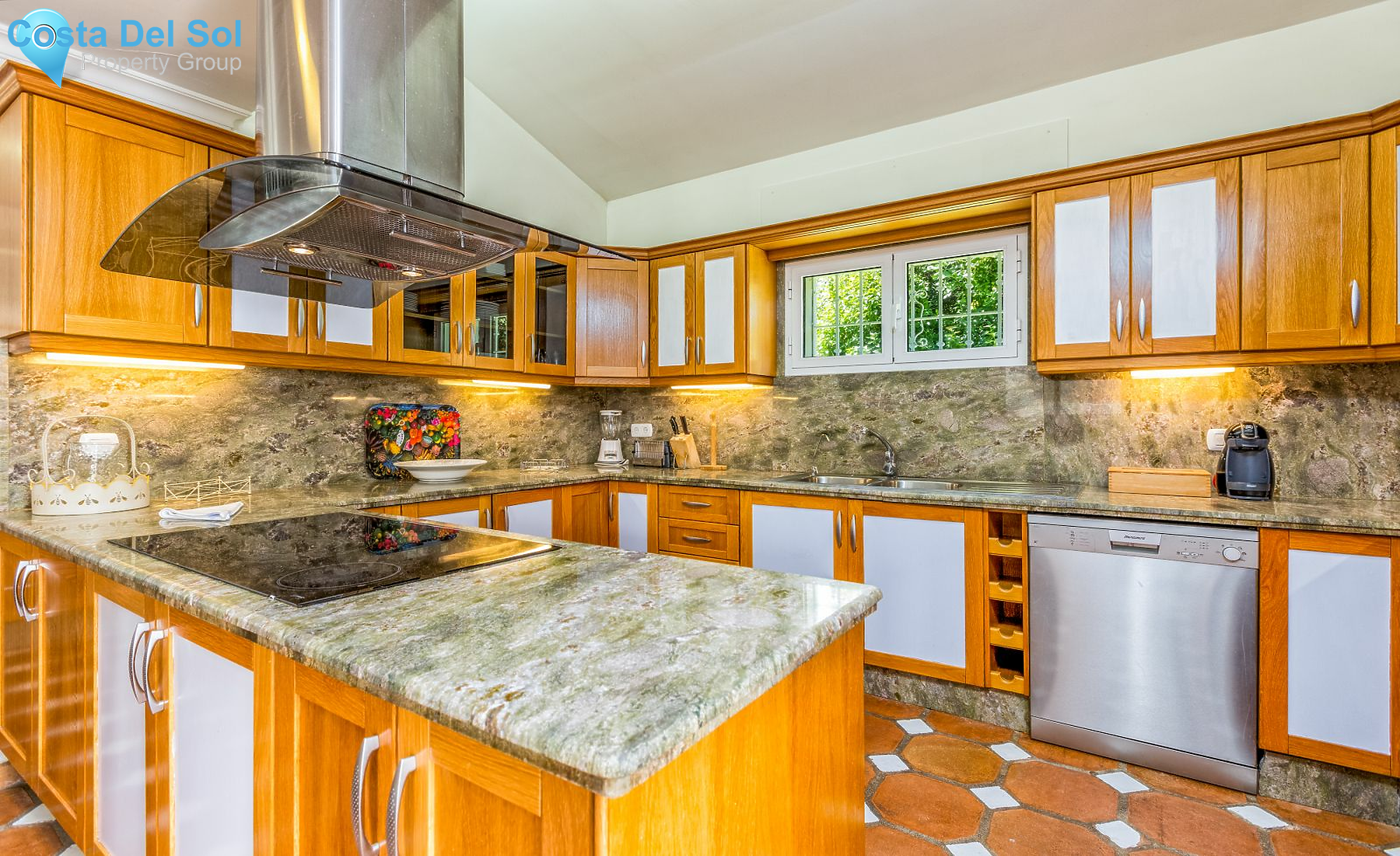 Detached Villa in Estepona-1218729