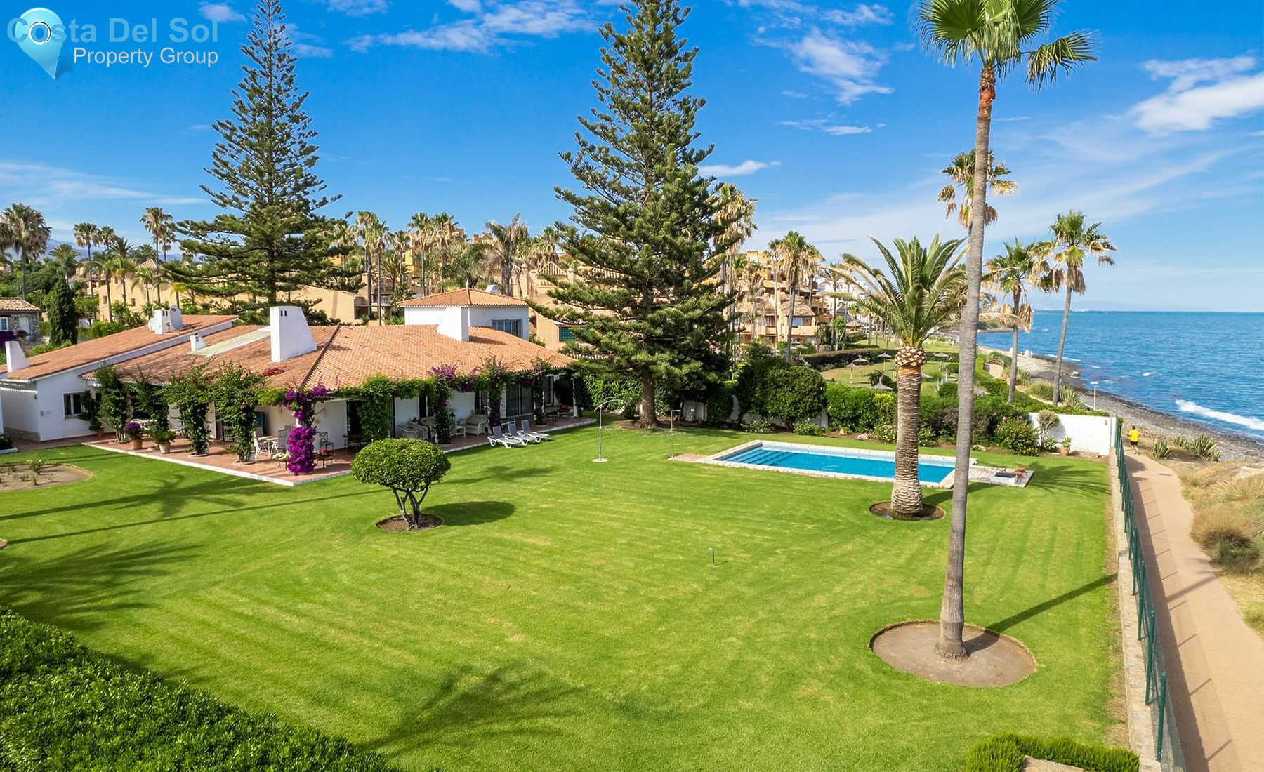 Detached Villa in Estepona-1387908