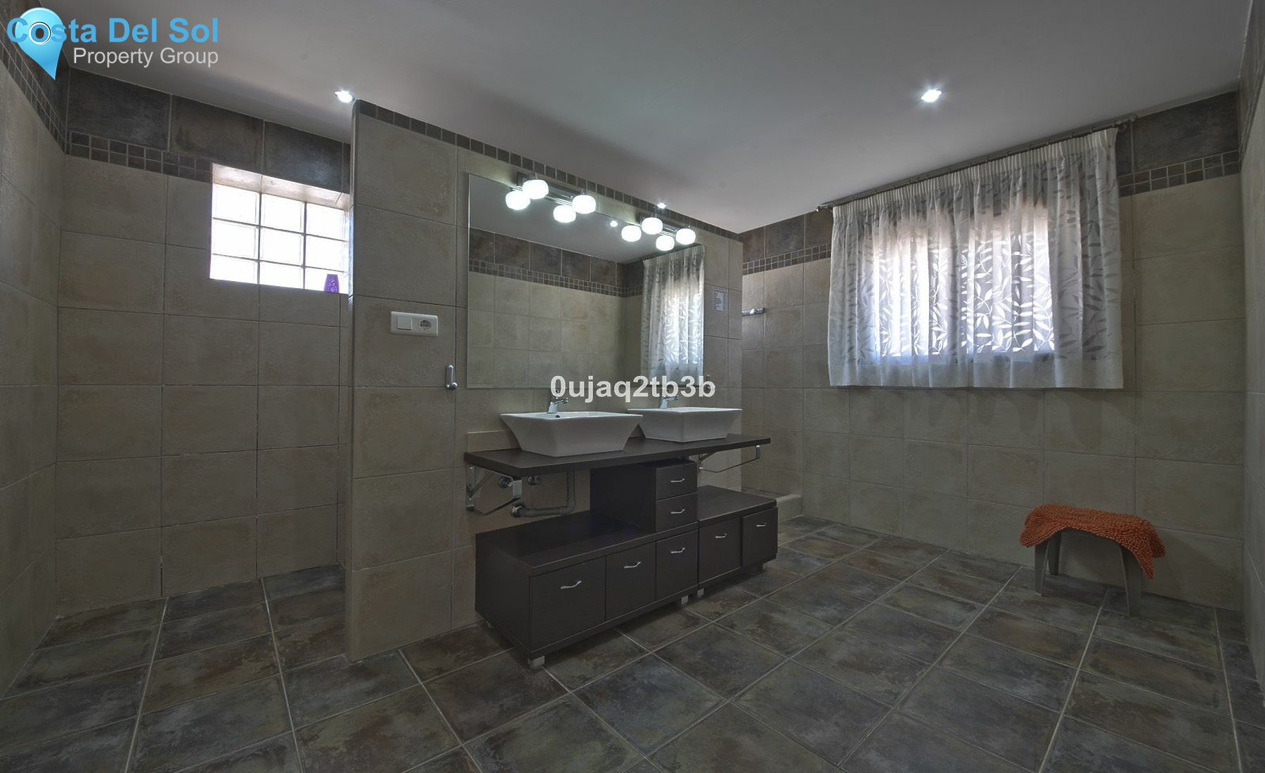 Detached Villa in Estepona-1417279