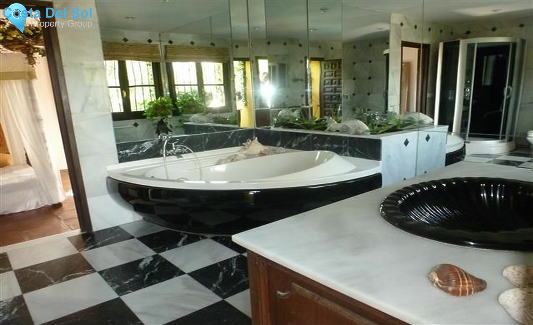 Detached Villa in Estepona-1498199