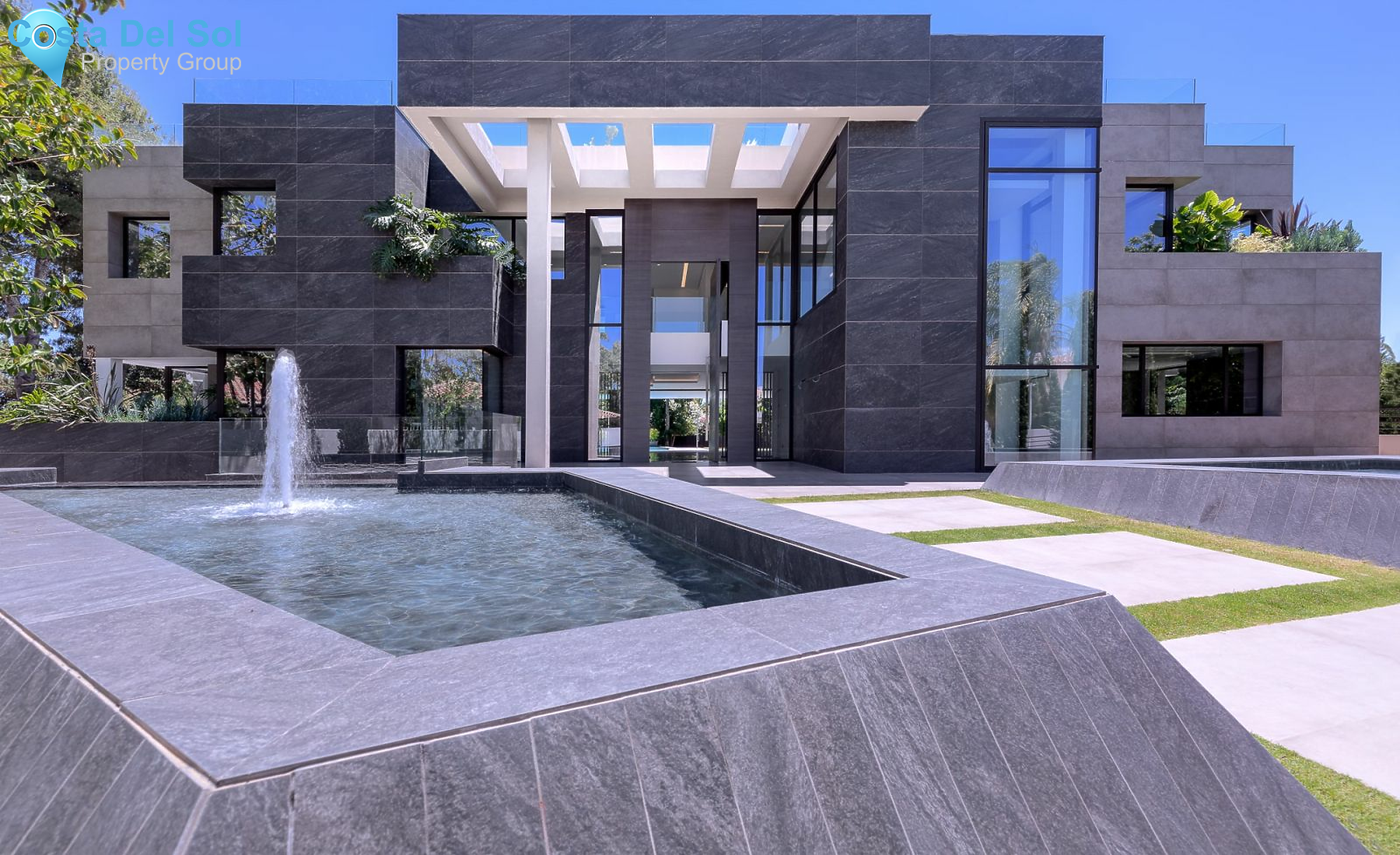 Detached Villa in Guadalmina Baja