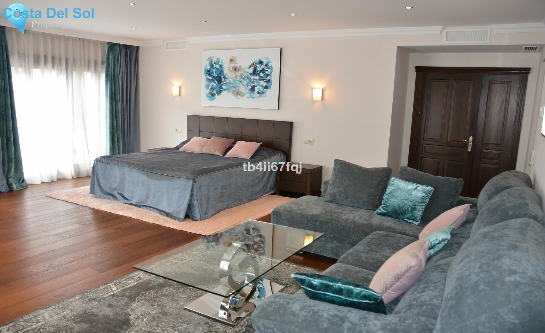 Detached Villa in Hacienda Las Chapas-1224005