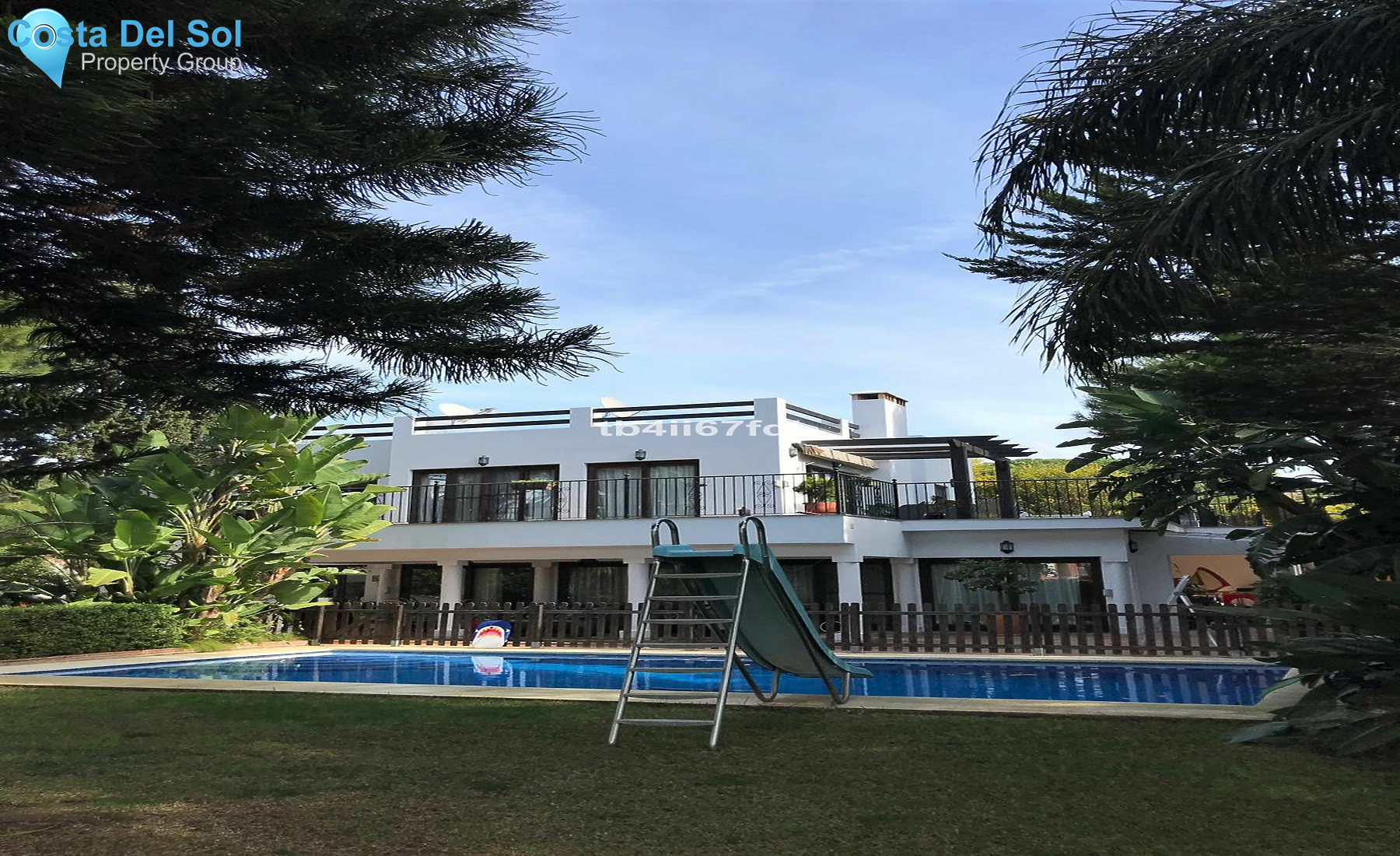 Detached Villa in Hacienda Las Chapas-1223990