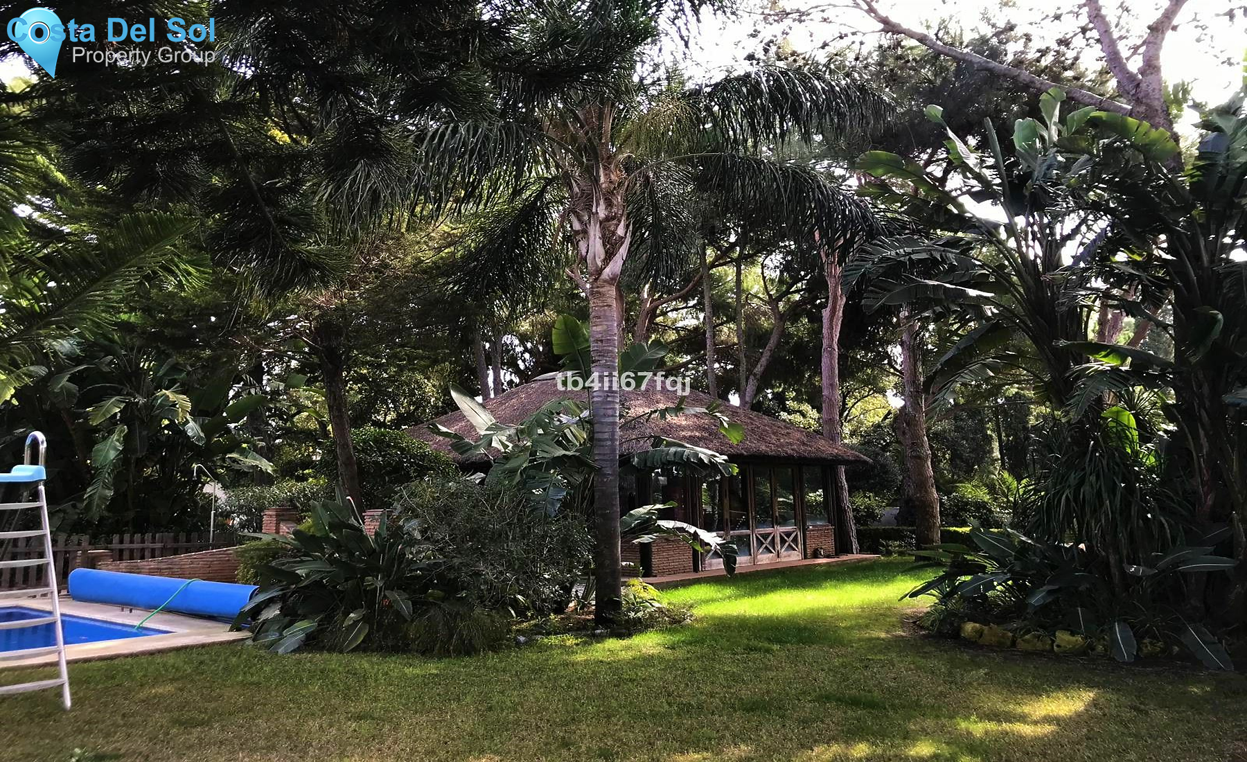 Detached Villa in Hacienda Las Chapas-1223991