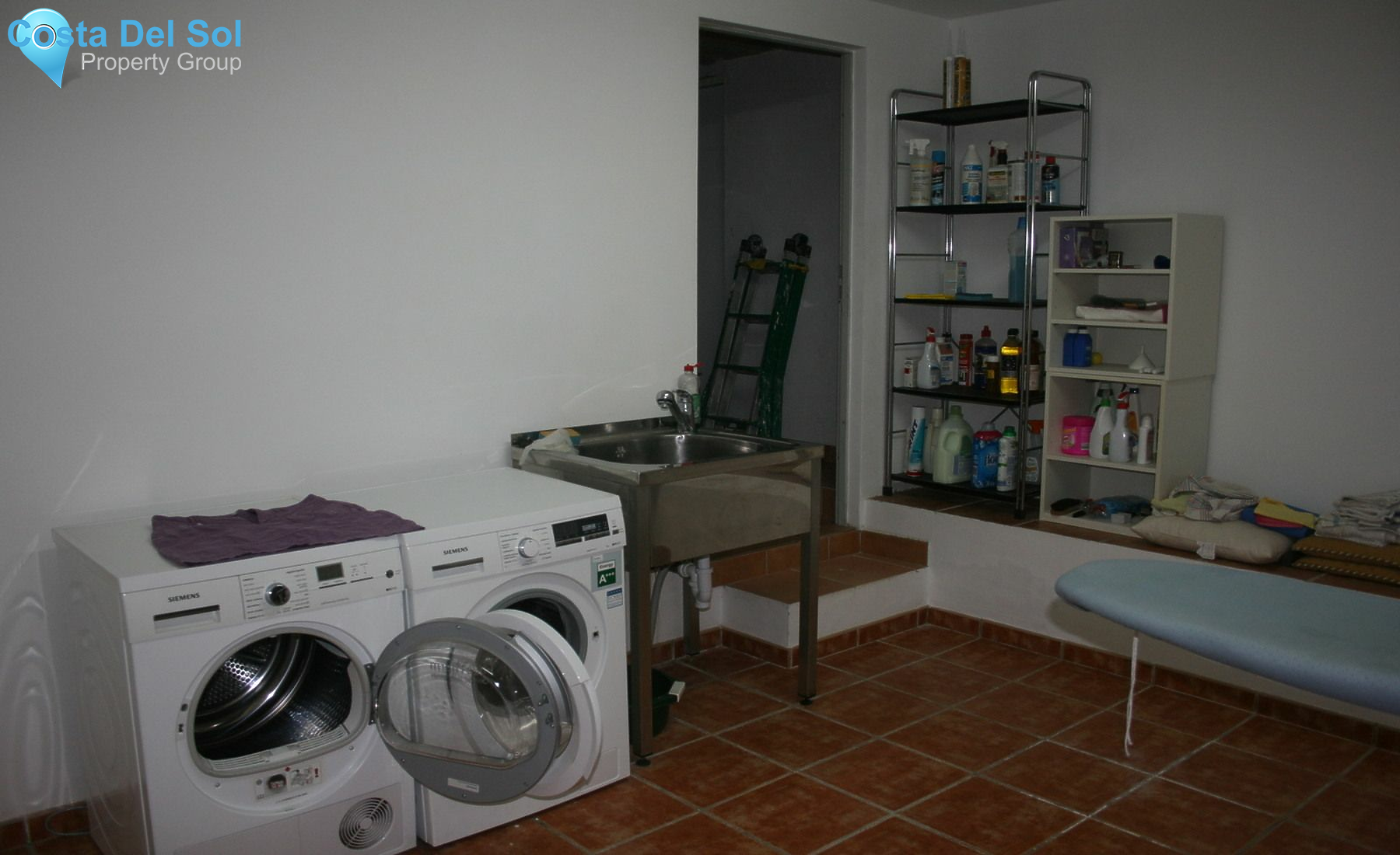 Detached Villa in Hacienda Las Chapas-1231721