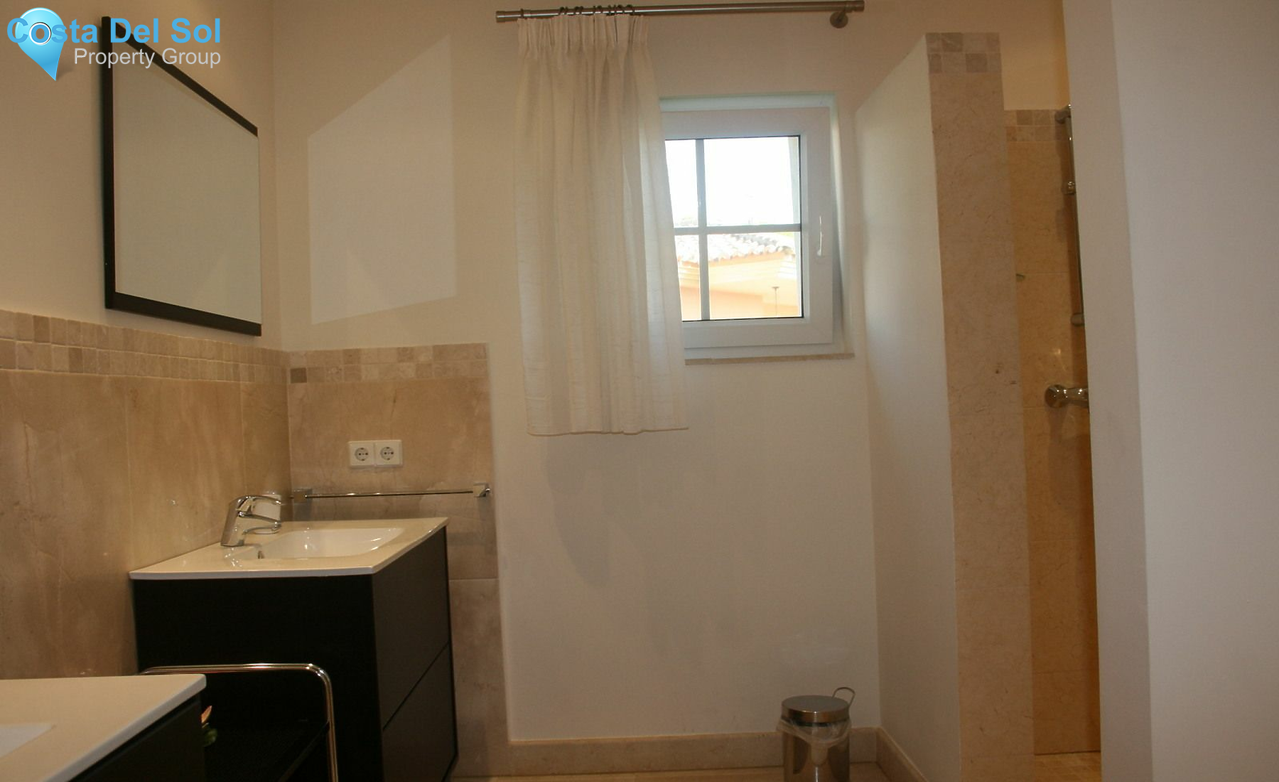 Detached Villa in Hacienda Las Chapas-1231723