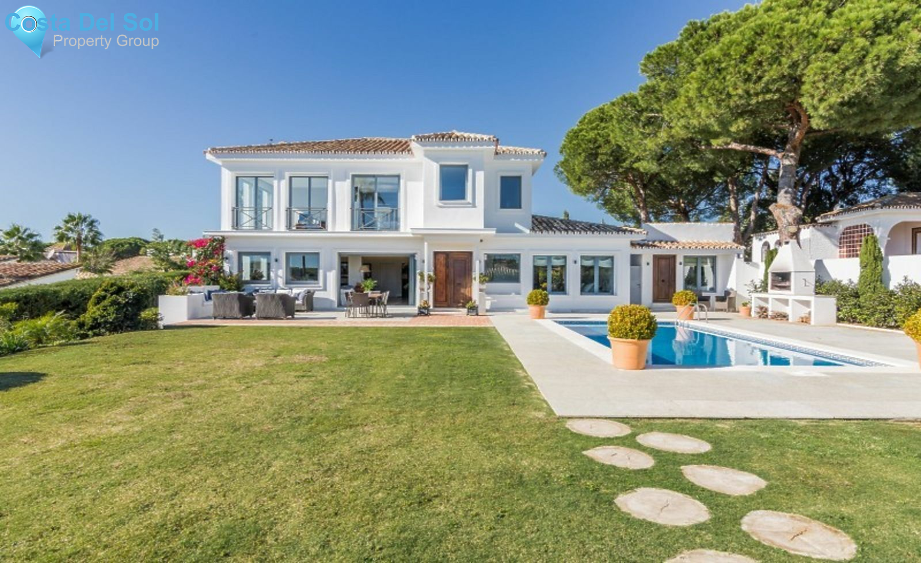 Detached Villa in Hacienda Las Chapas-1450007