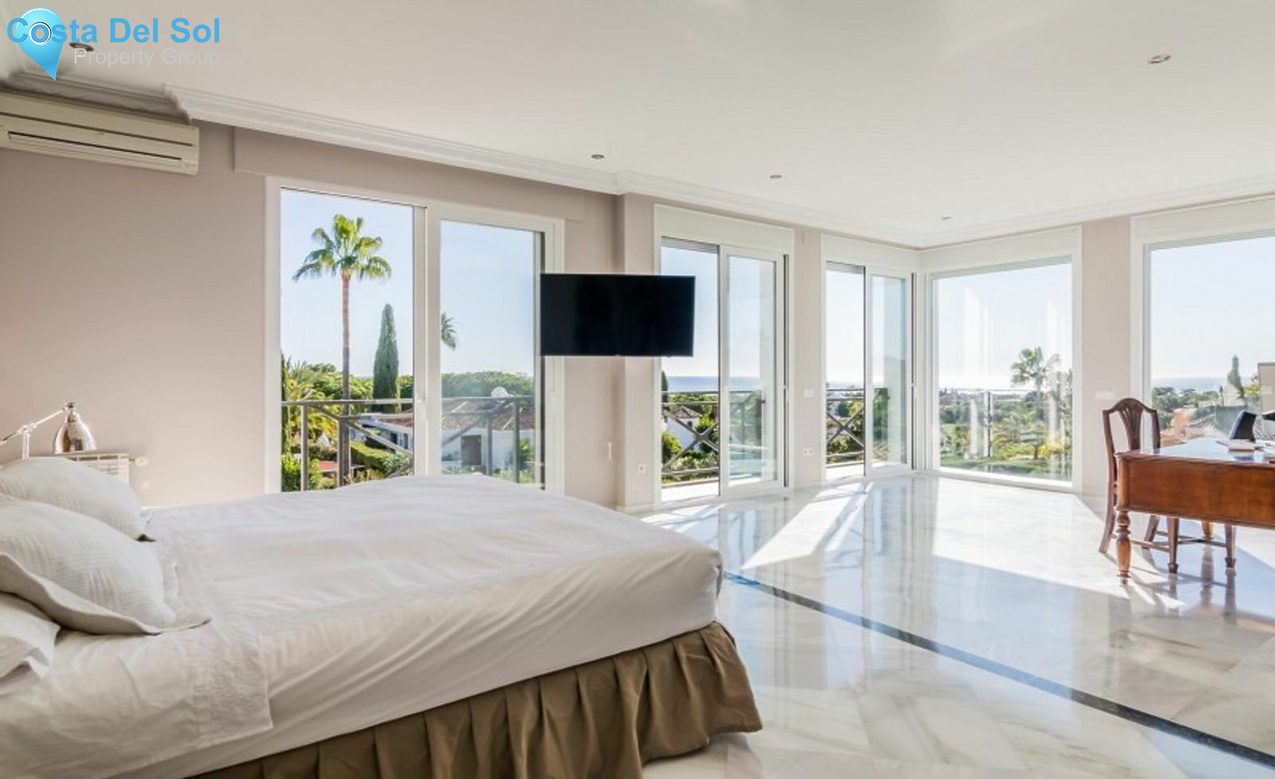 Detached Villa in Hacienda Las Chapas-1450009