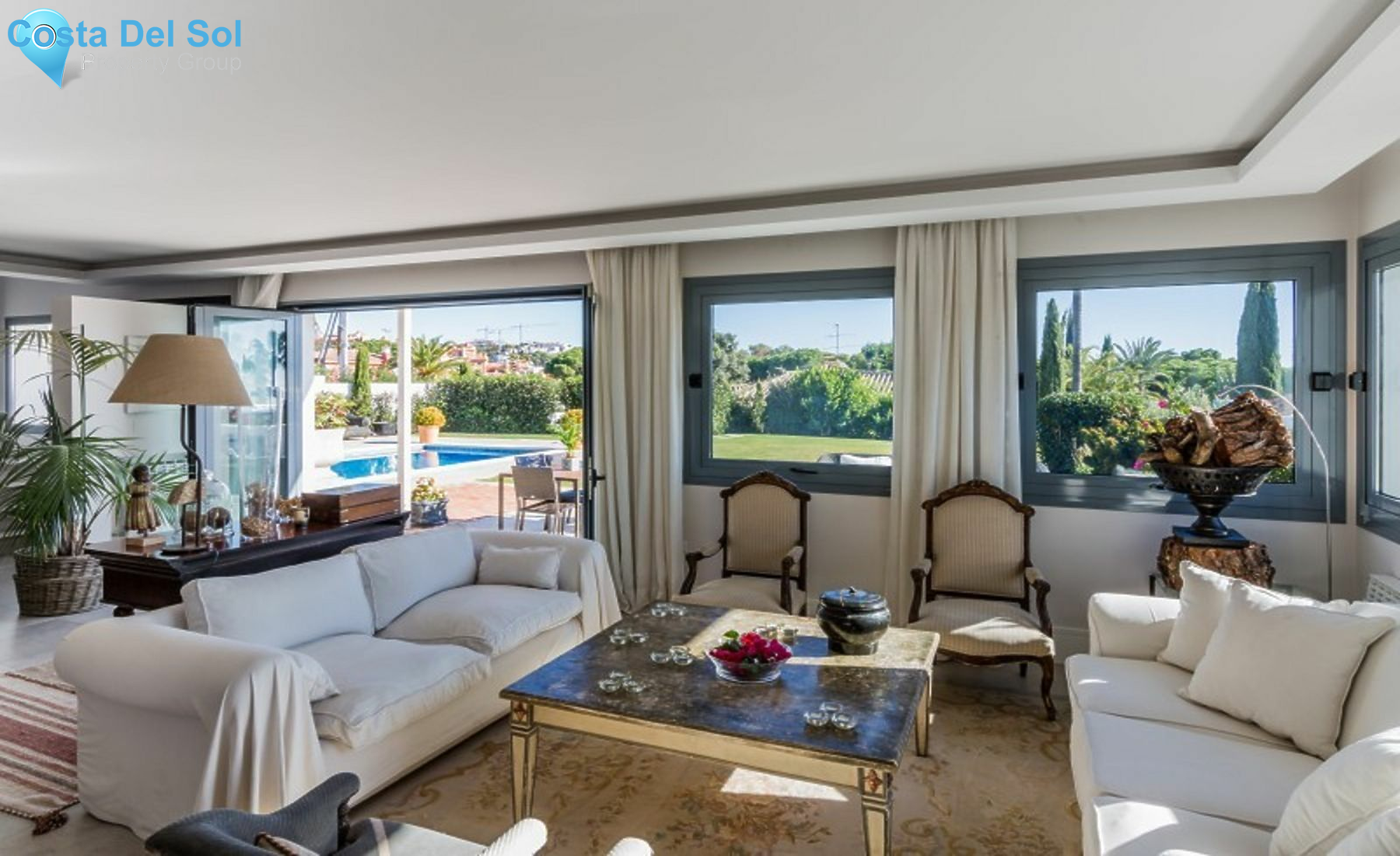 Detached Villa in Hacienda Las Chapas-1450010