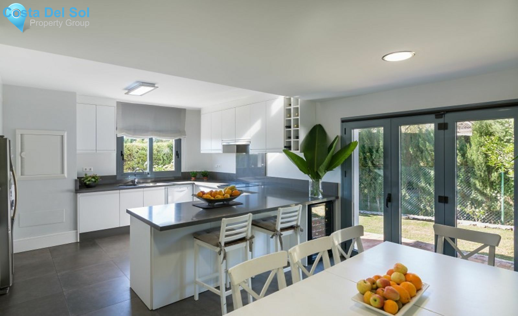 Detached Villa in Hacienda Las Chapas-1450011