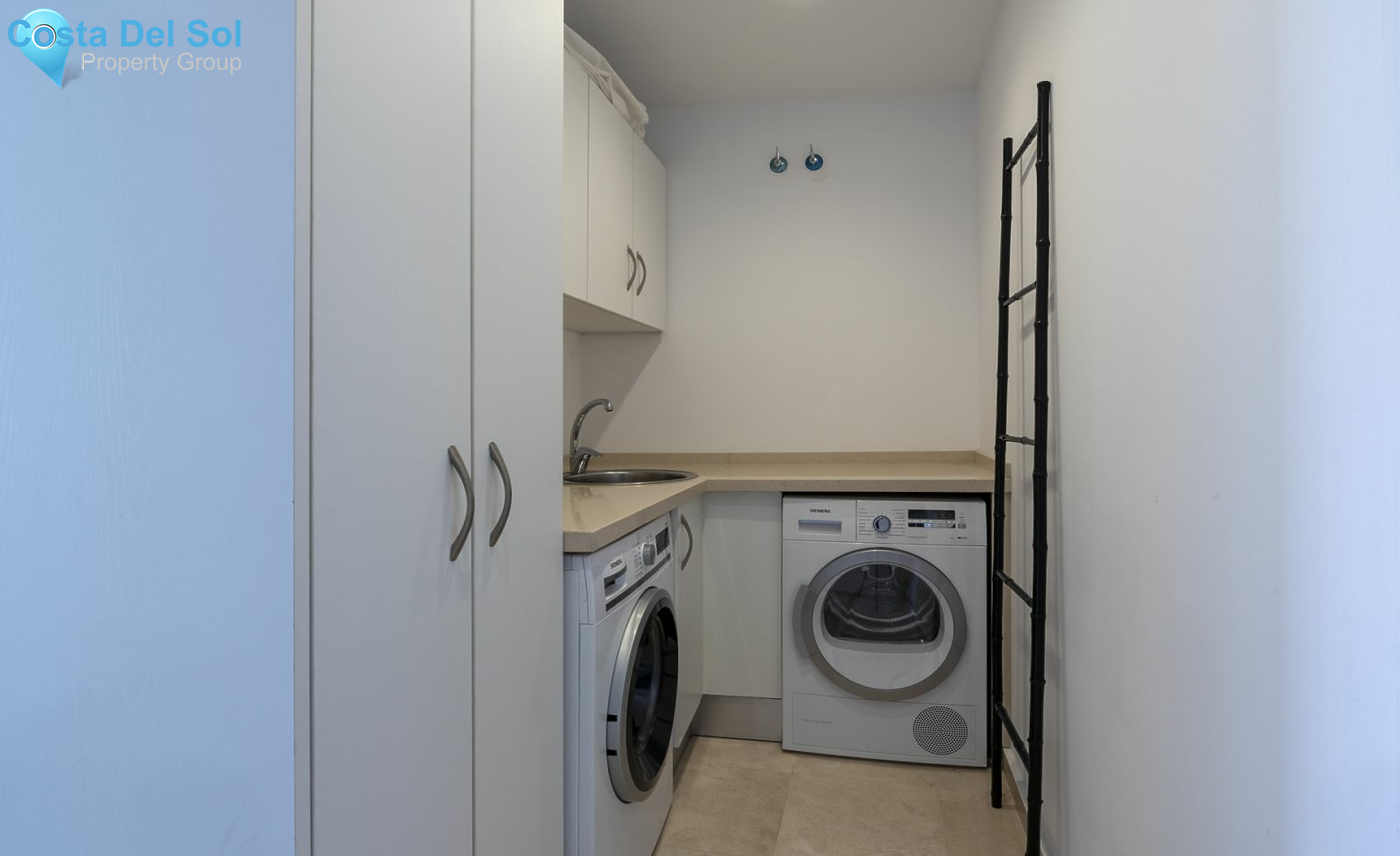 Detached Villa in Las Chapas-1181977