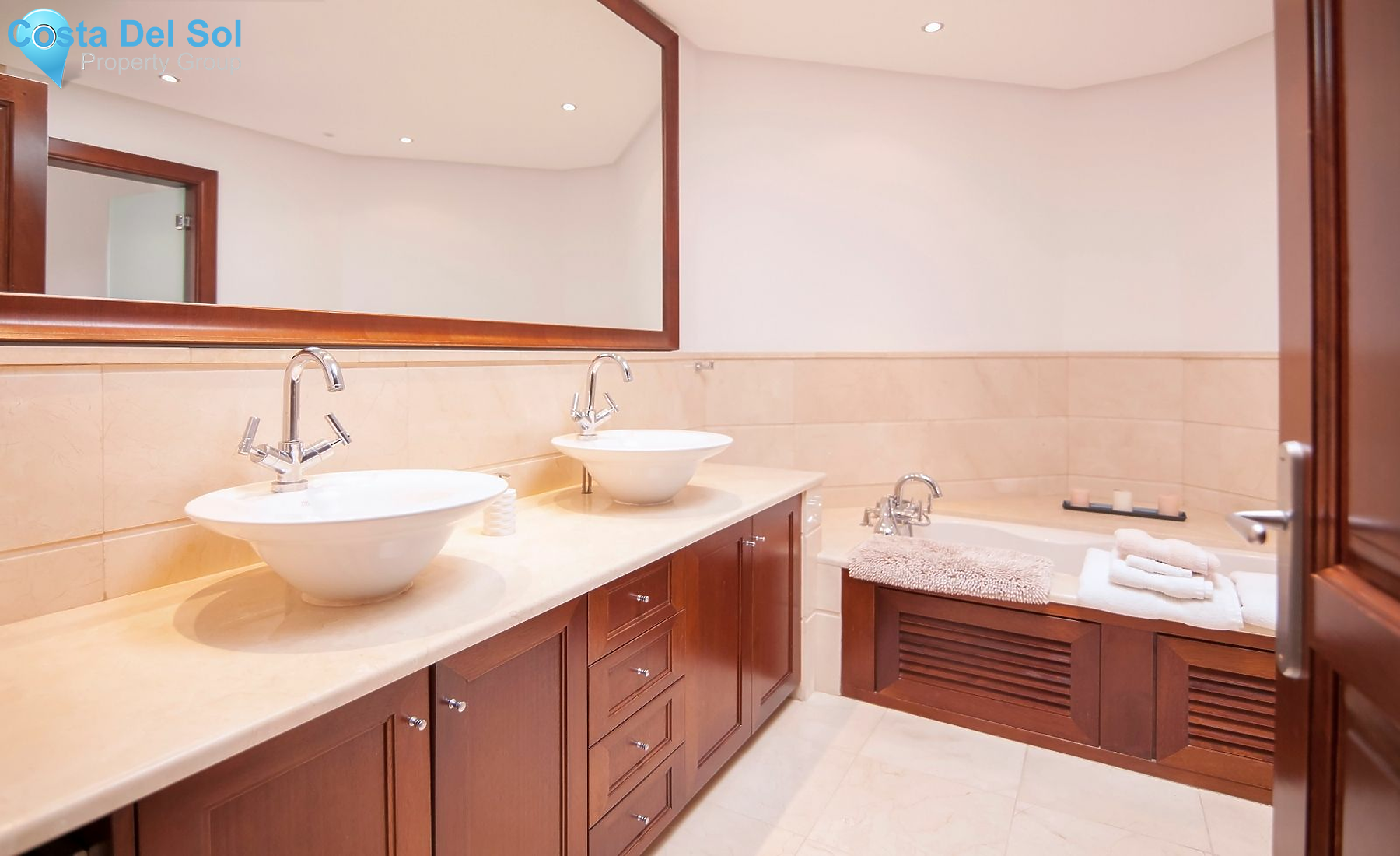 Detached Villa in Las Chapas-1231384