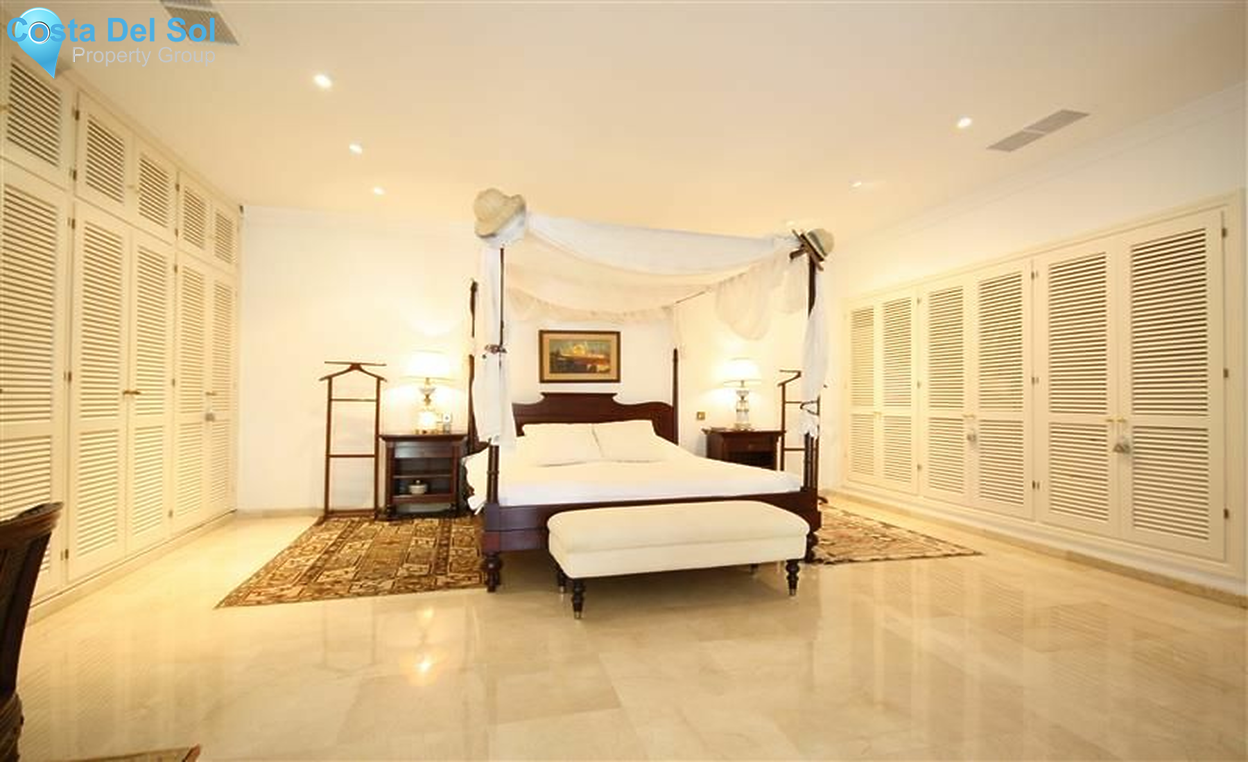 Detached Villa in Los Monteros-1172971