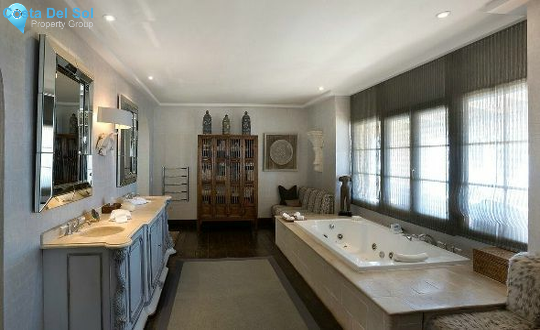 Detached Villa in Los Monteros-1429758