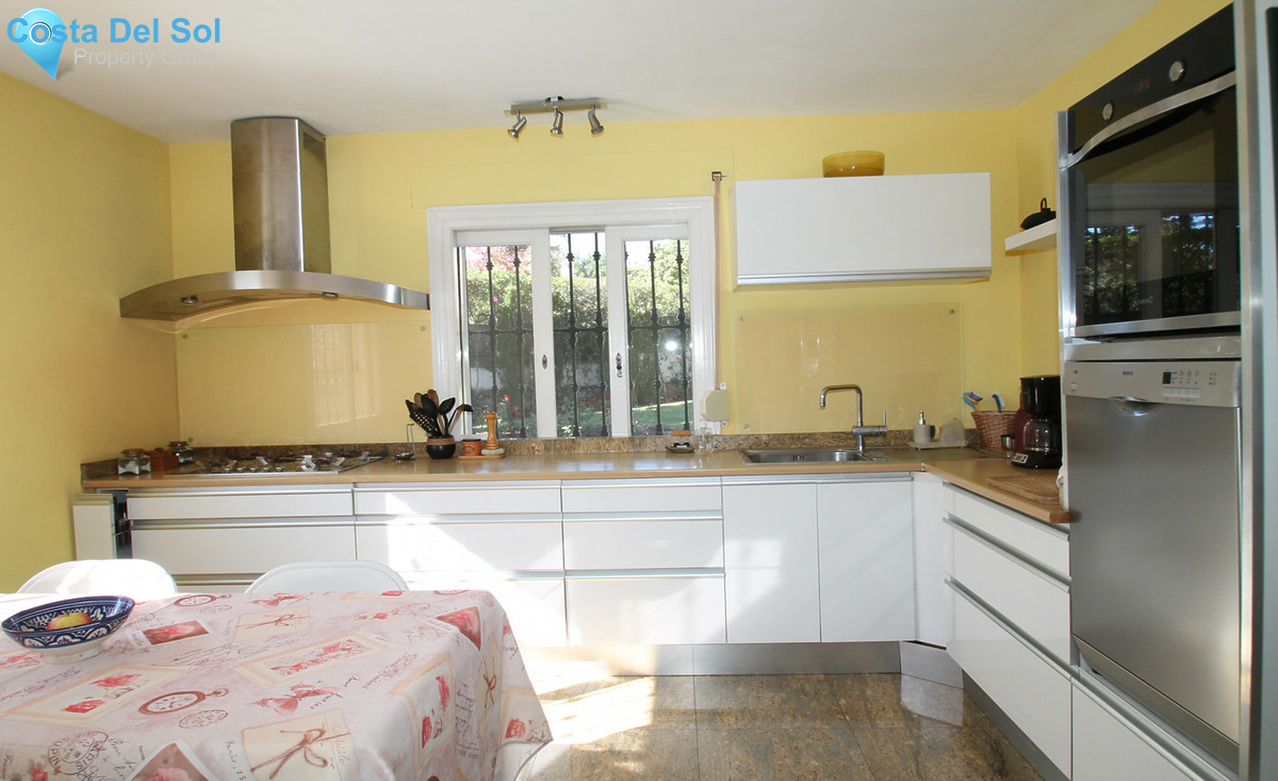 Detached Villa in Marbella-703725