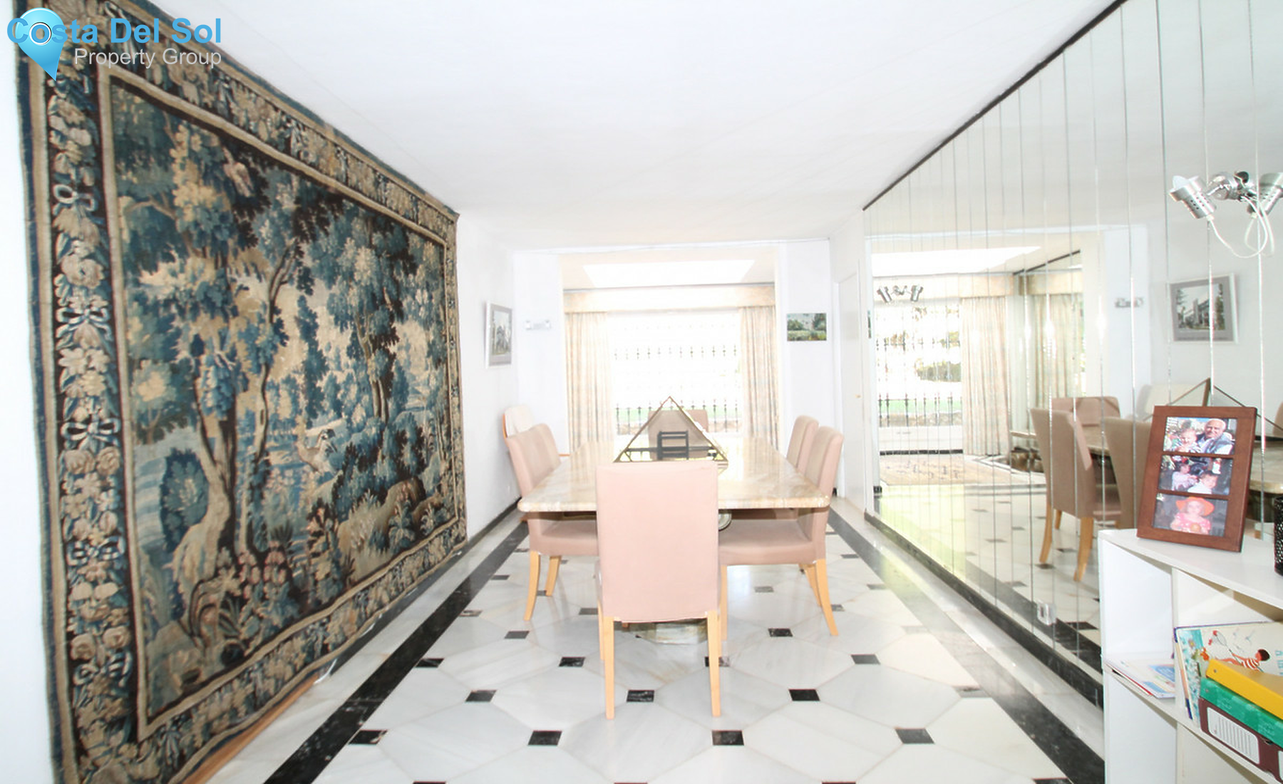 Detached Villa in Marbella-703722